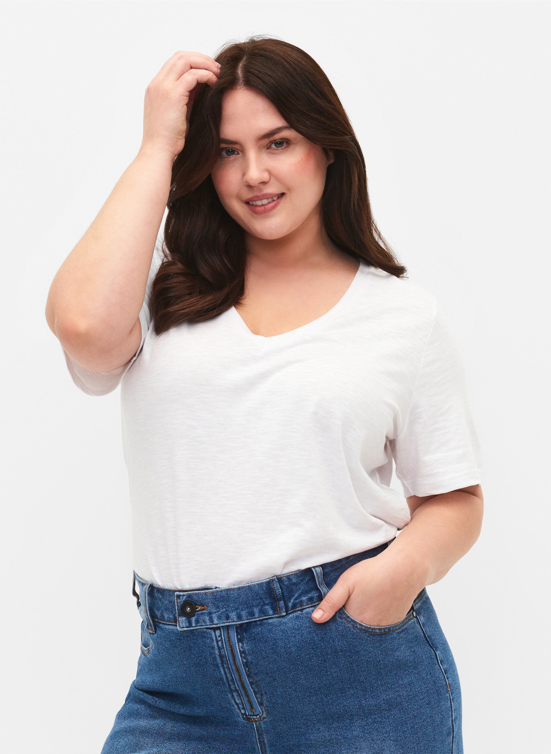 V-ringad bas t-shirt med korta &auml;rmar, Vit, Model