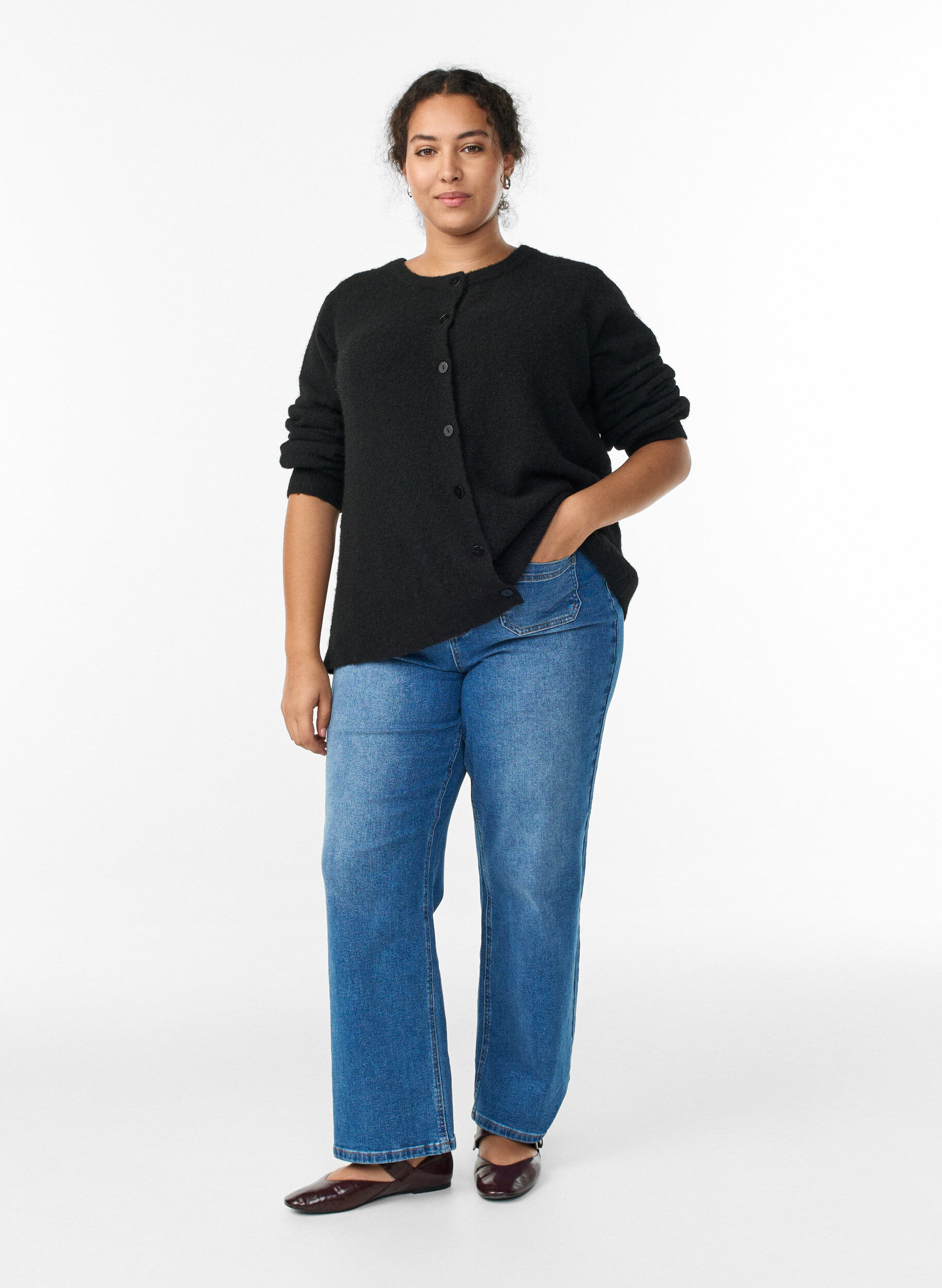 Zizzi Stickad kofta med ull och knappar, Svart, Model image number 1