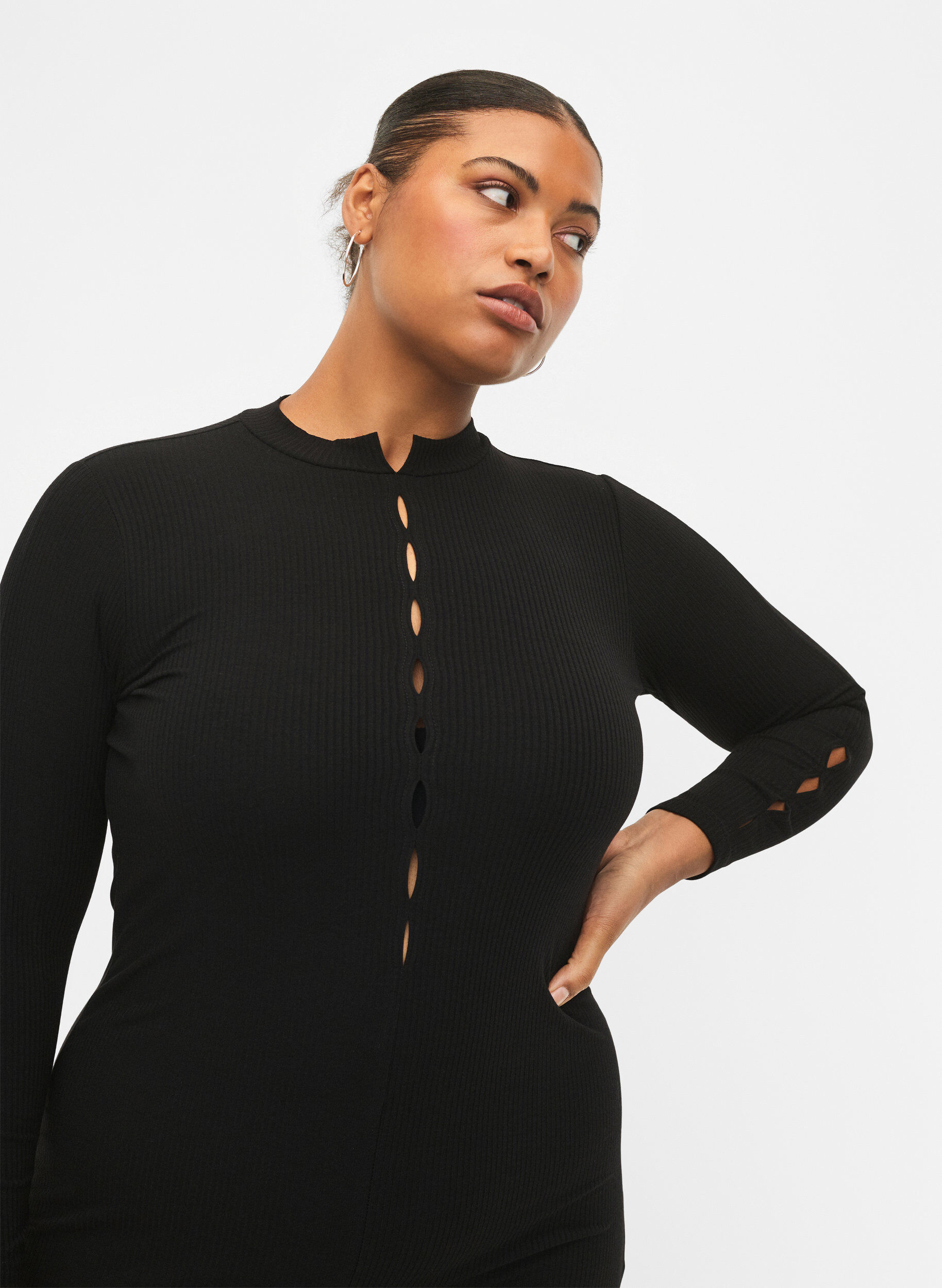 Zizzi Figursydd kl&auml;nning med utskurna detaljer, Black, Model image number 2