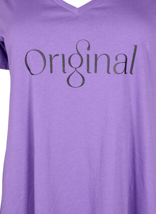V-ringad t-shirt i bomull med texttryck, Deep Lavender ORI, Packshot image number 2