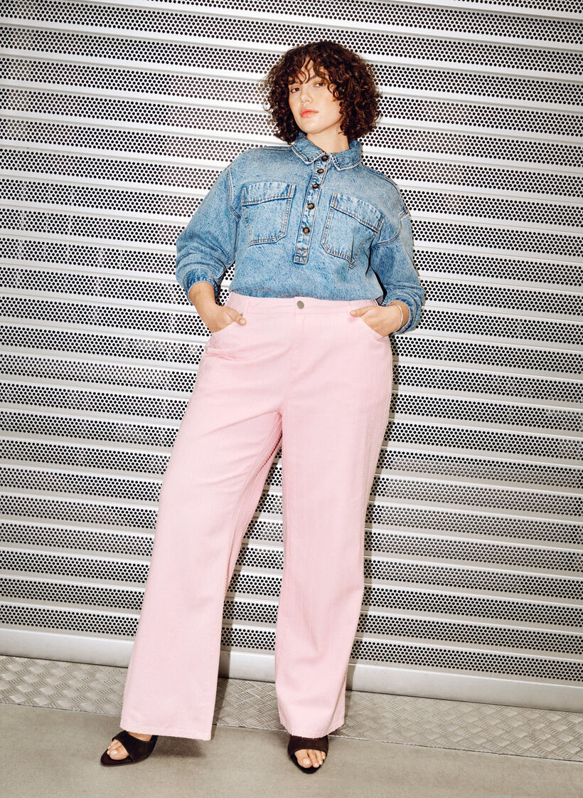 Myra jeans i f&auml;rgad denim med bred passform och texturerat m&ouml;nster, Rosa, Image image number 0