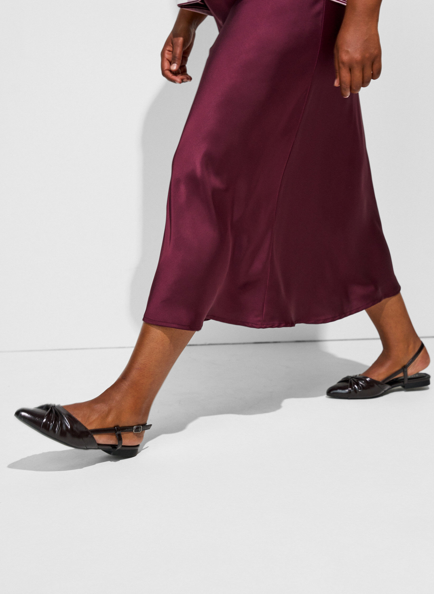 ZizziMidikjol i satin, R&ouml;d, Model image number 3