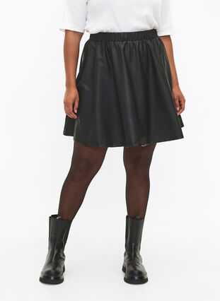 Kjol i läderimitation med ledig passform, Black, Model image number 2