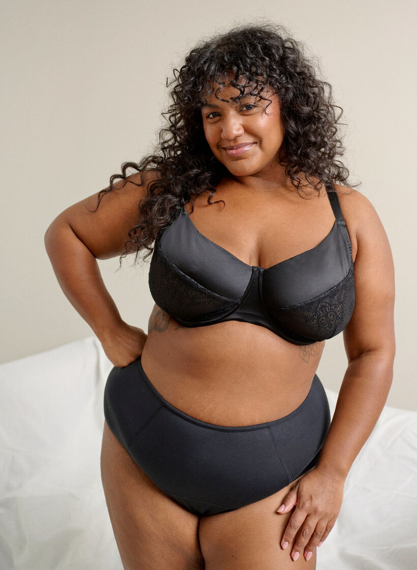 Helt&auml;ckande BH med spets och mikrofiber, Svart, Image image number 0