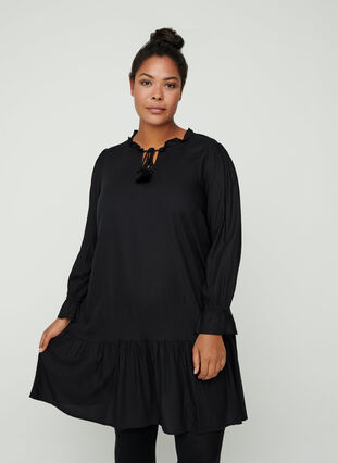 Viskosklänninge med knytdetalj, Black, Model image number 0