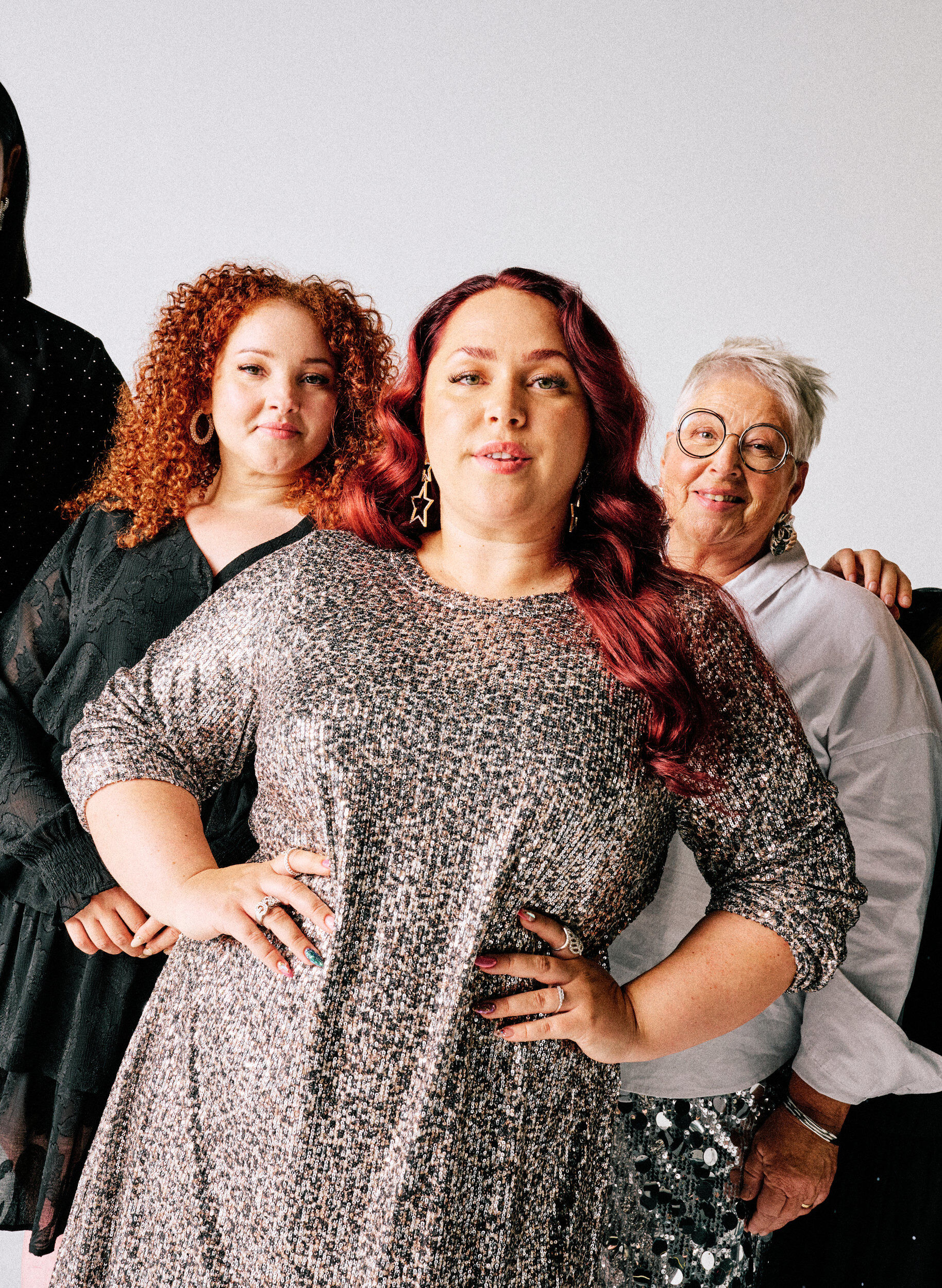 Zizzi Kort paljettkl&auml;nning med l&aring;nga &auml;rmar, Brun, Image image number 0