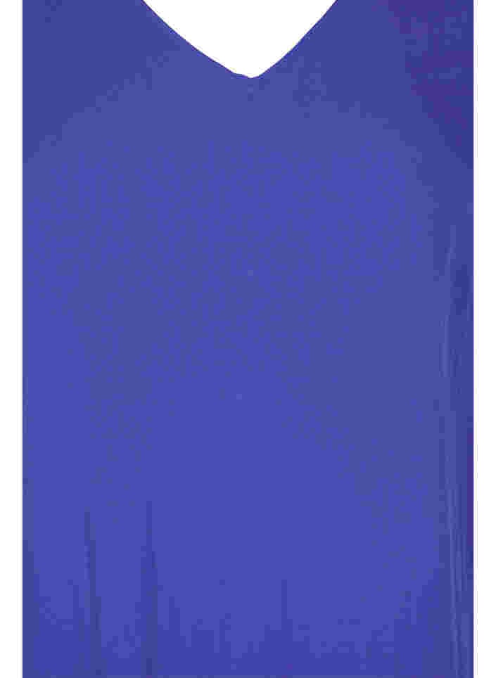 Kortärmad viskosklänning med v-ringning, Dazzling Blue, Packshot image number 2