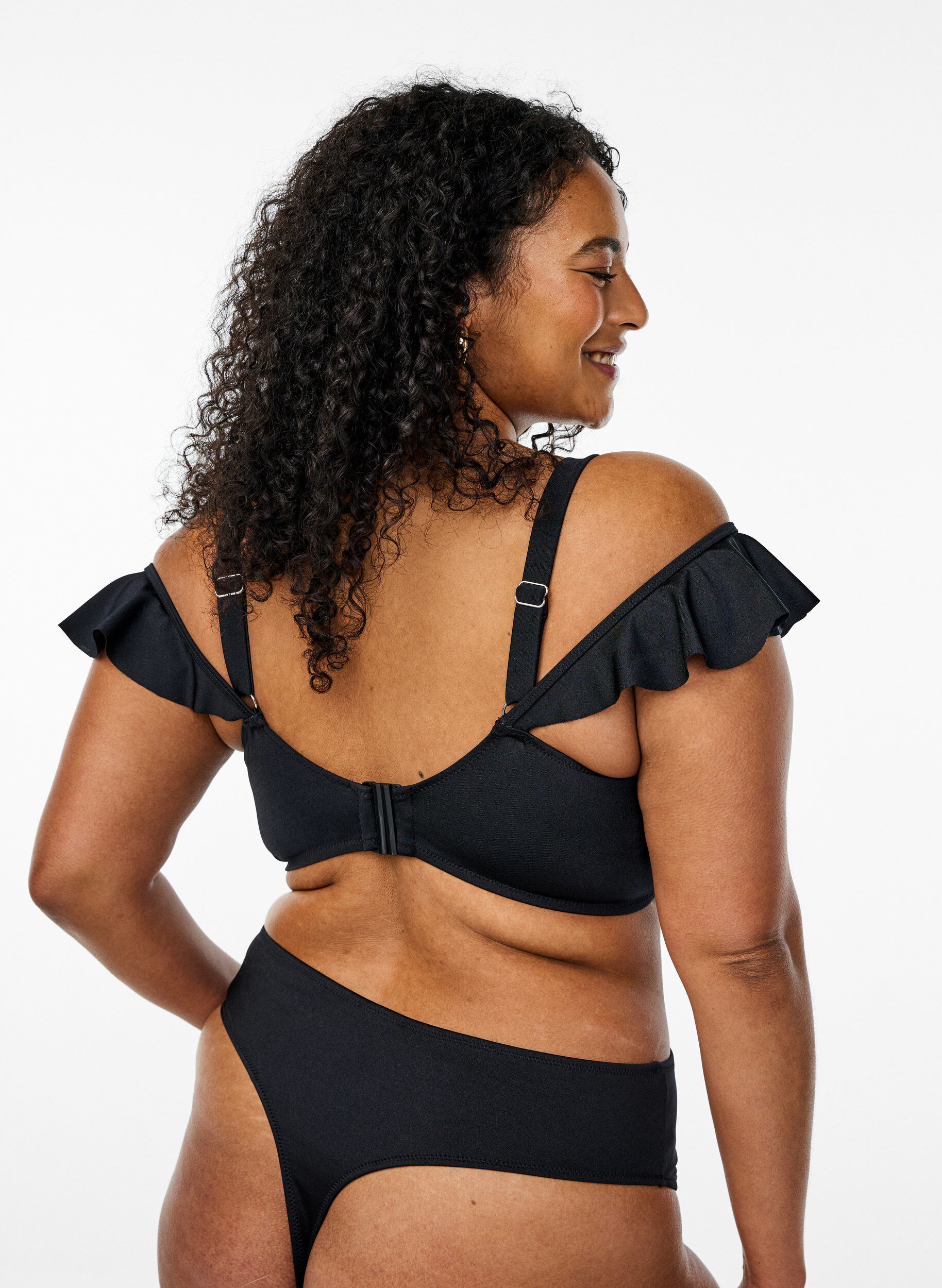 Zizzi Bikinitopp med volanger och bygel, Svart, Model image number 2