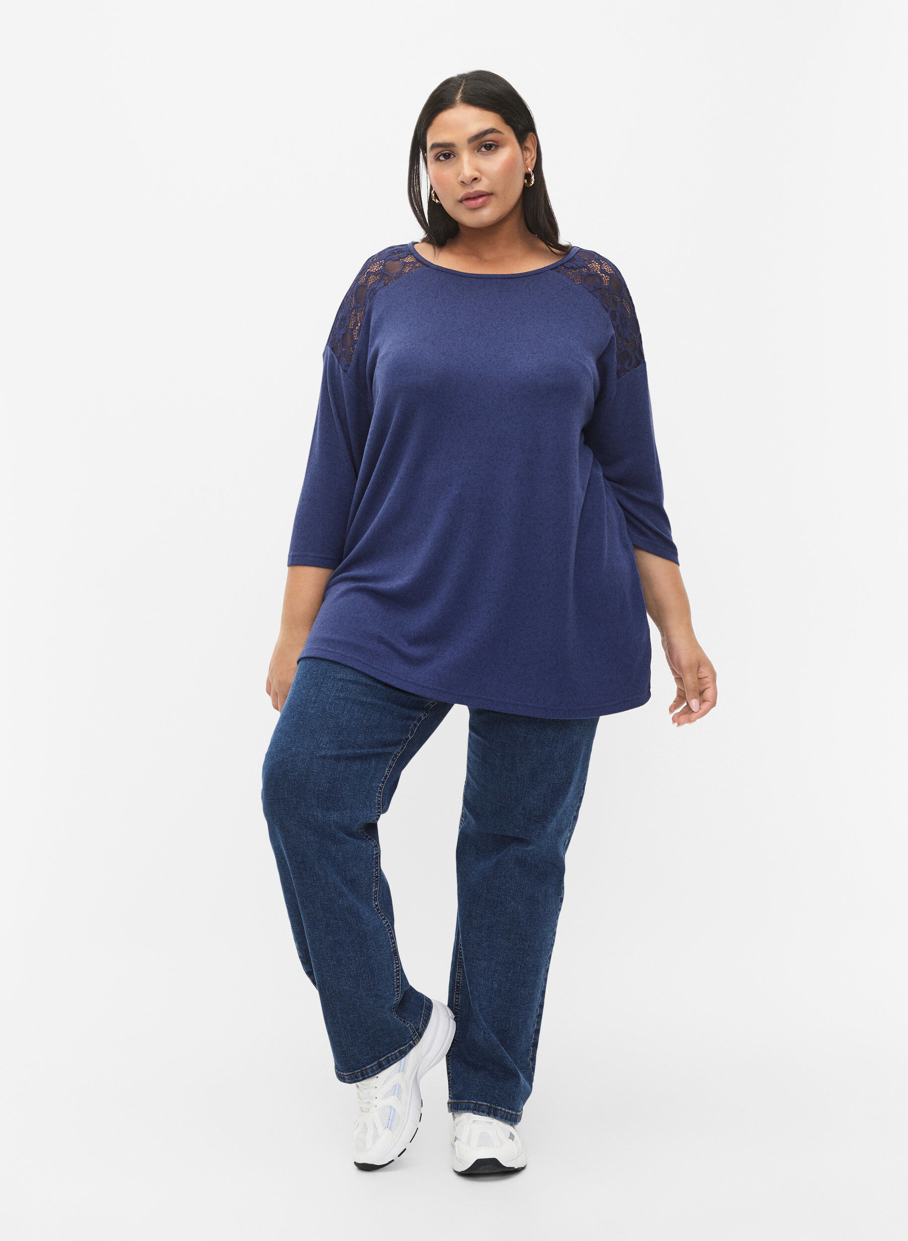 Zizzi Blus med trekvarts&auml;rmar och spetsdetaljer, Medieval Blue Mel., Model image number 2