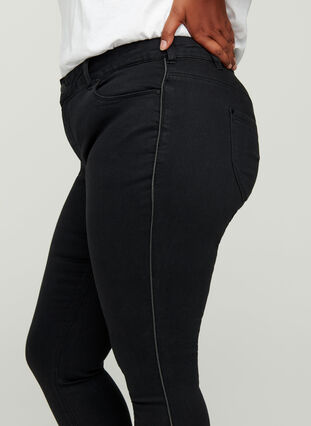 Sanna jeans med lurexdetalj, Black, Model image number 1