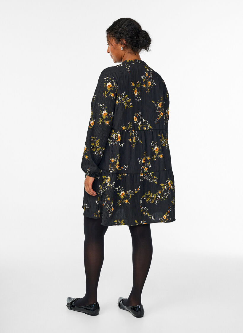 Kl&auml;nning med blommigt tryck och knytning, Svart, Model image number 2