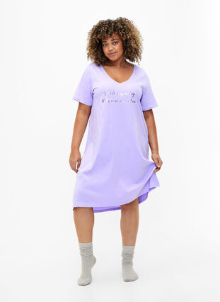 Organisk bomull nattklänning med V-hals , Lavender Decide, Model image number 2