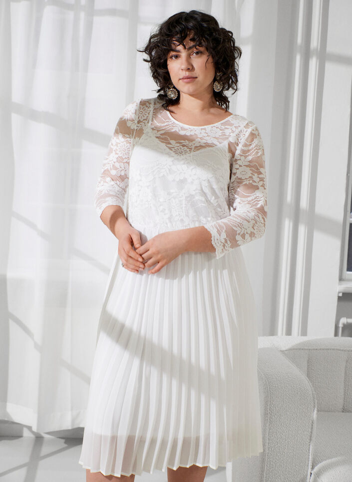 Plisserad klänning med spets och 3/4-ärmar, Bright White, Image