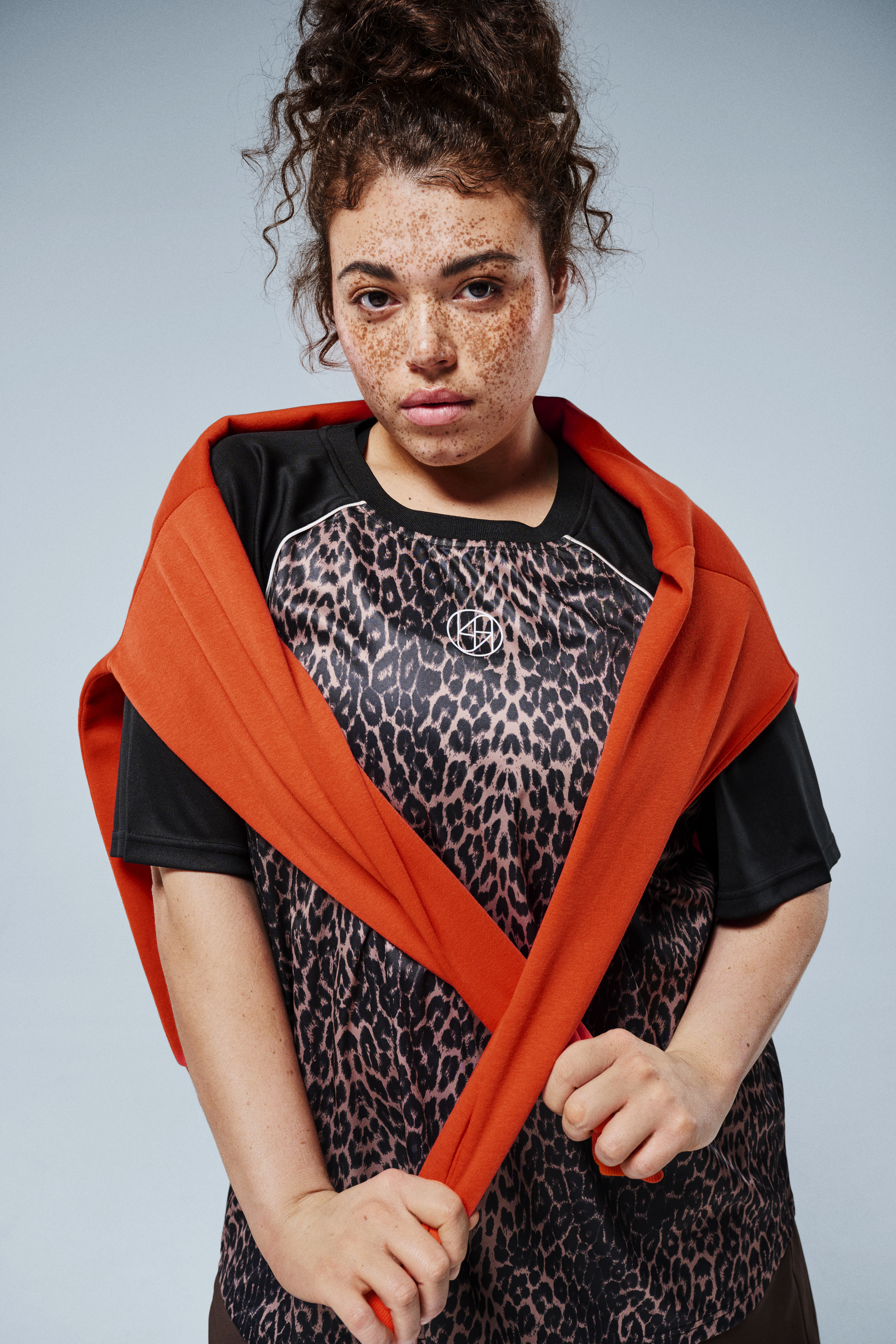 Zizzi Tr&auml;ningsskjorta med leopardm&ouml;nster, , Model