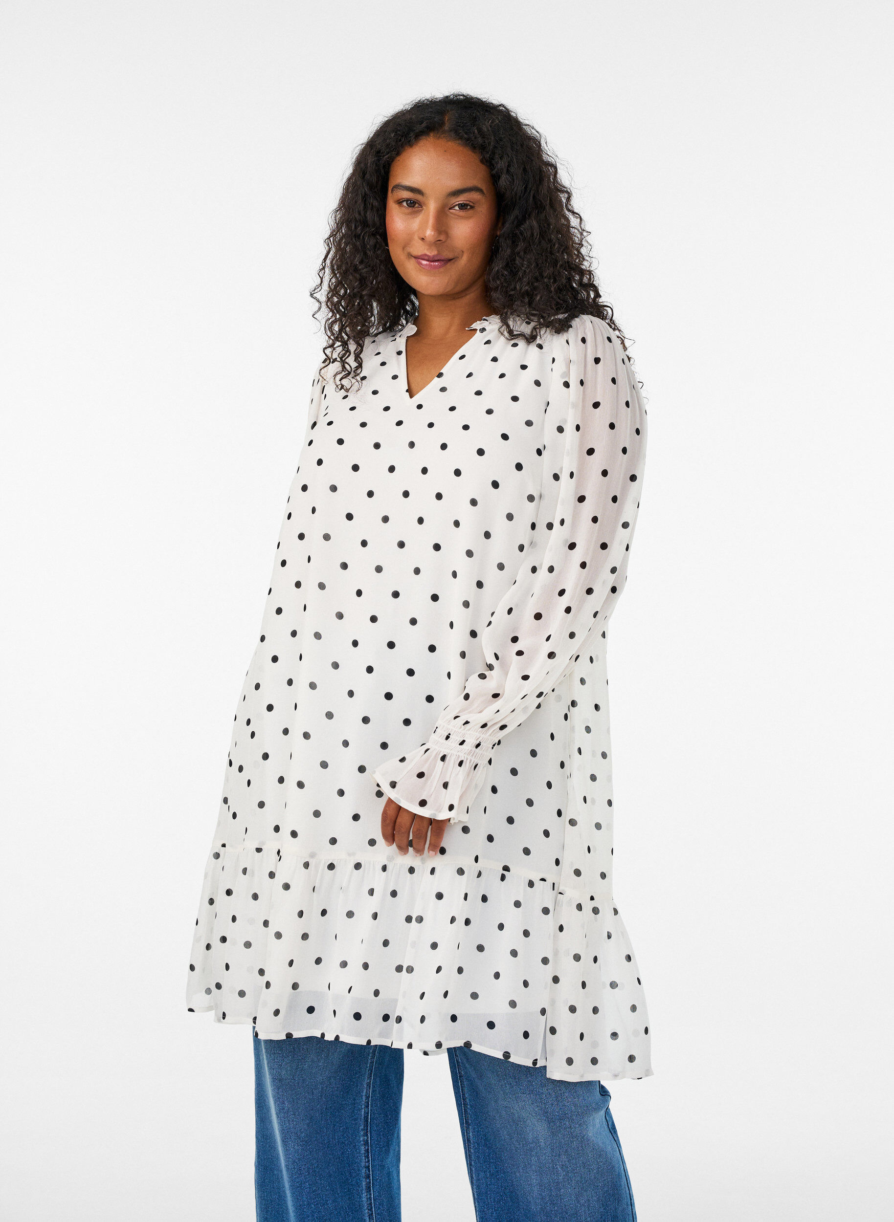 ZizziKl&auml;nning i viskos med volanger och skira &auml;rmar, Vit, Model image number 0