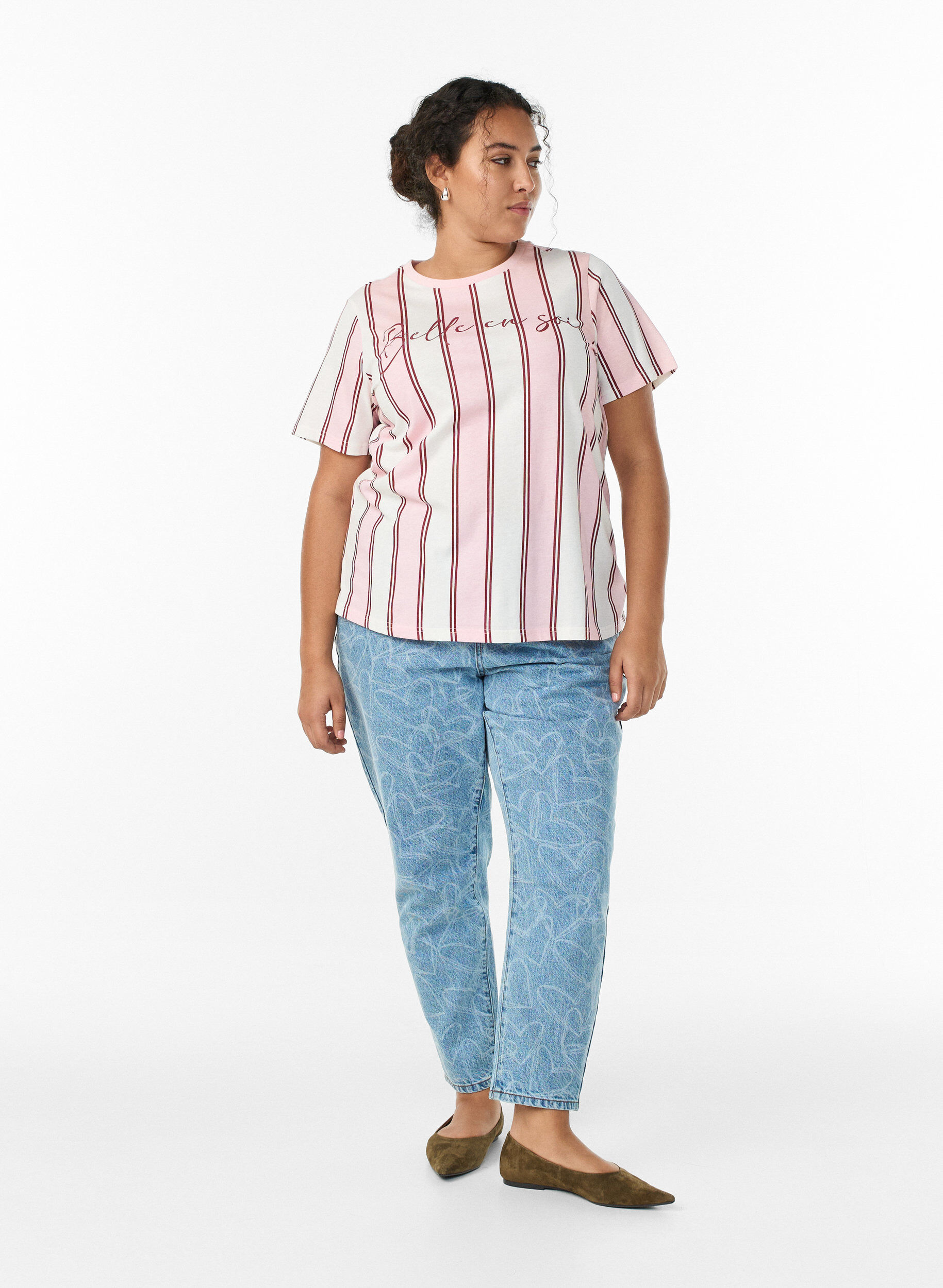 Zizzi T-shirt med r&auml;nder och texttryck, Rosa, Model image number 1