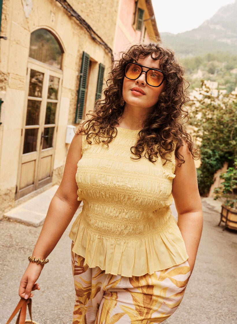 Smocktopp med b&aring;tringning och peplum, Gul, Image image number 0