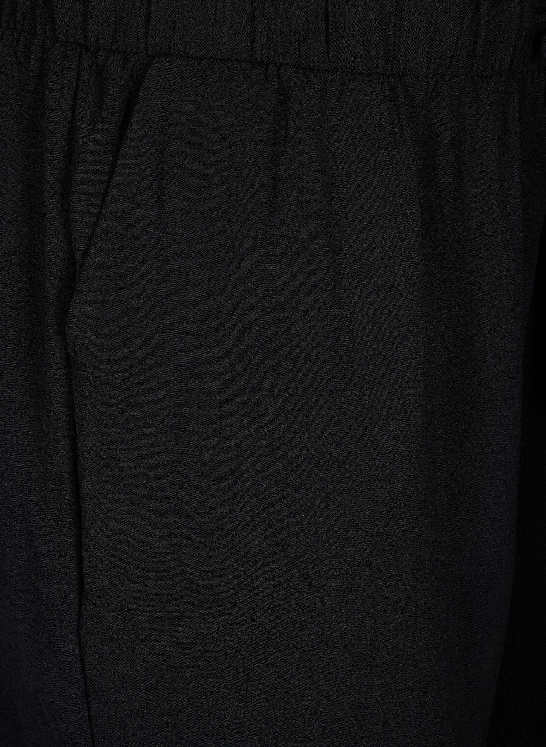ZizziShorts med fickor och res&aring;r i midjan, Svart, Packshot image number 2