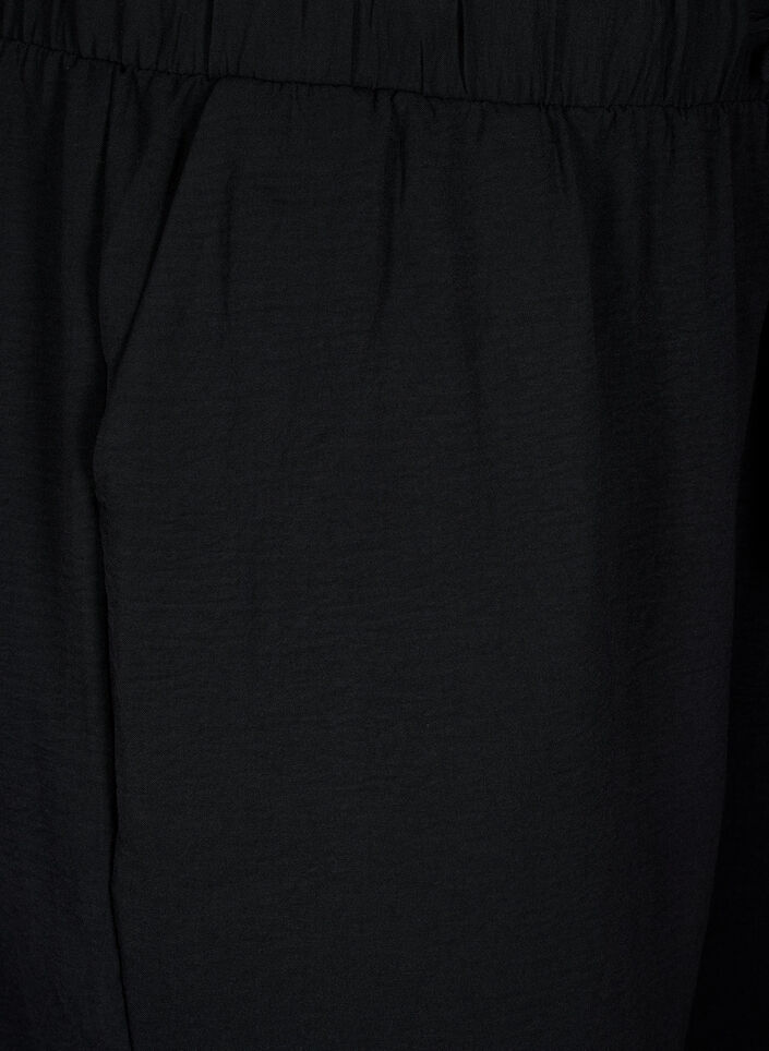 Shorts med fickor och res&aring;r i midjan, Svart, Packshot image number 2