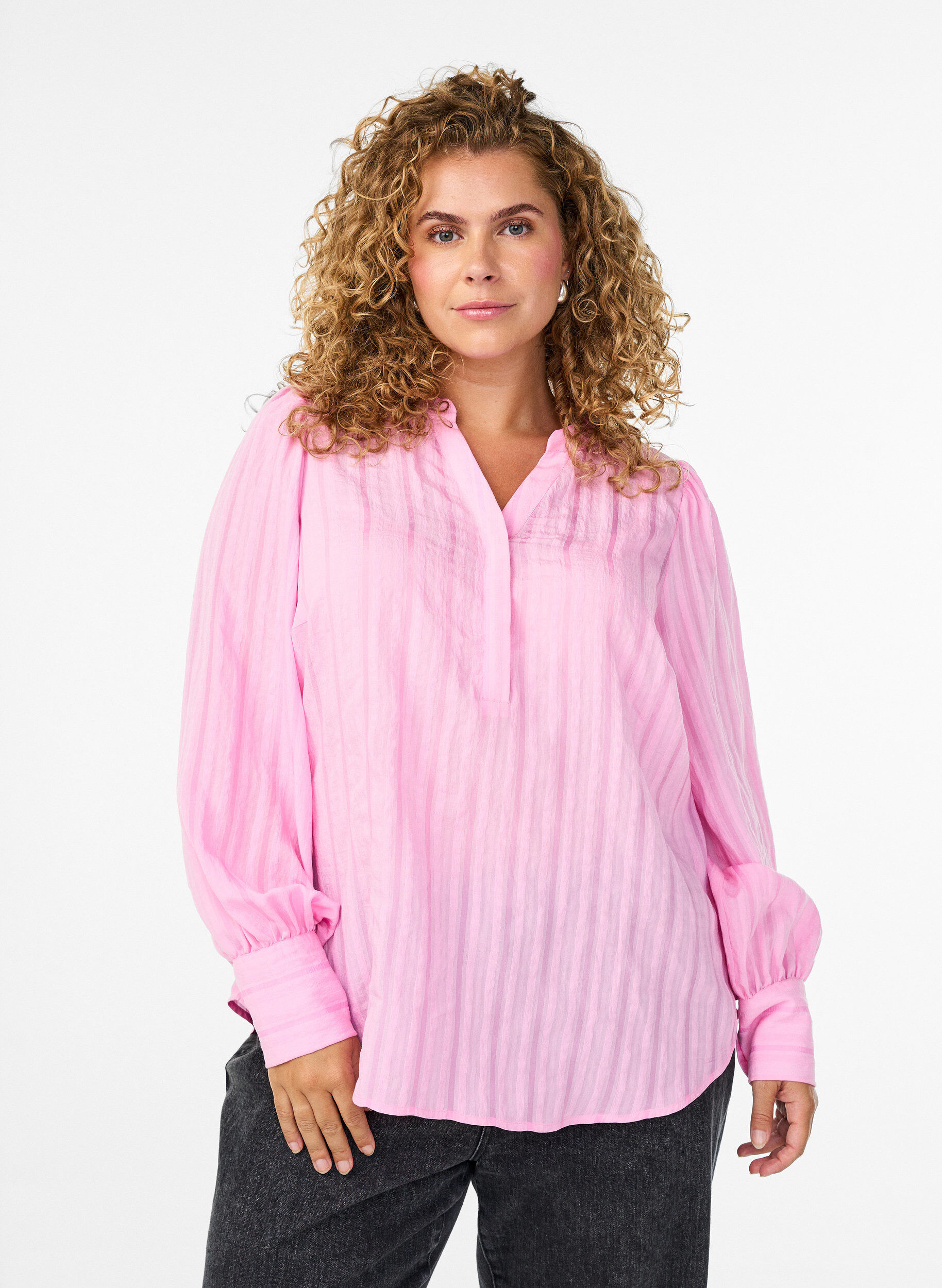 Blus med vertikala r&auml;nder, Rosa, Model