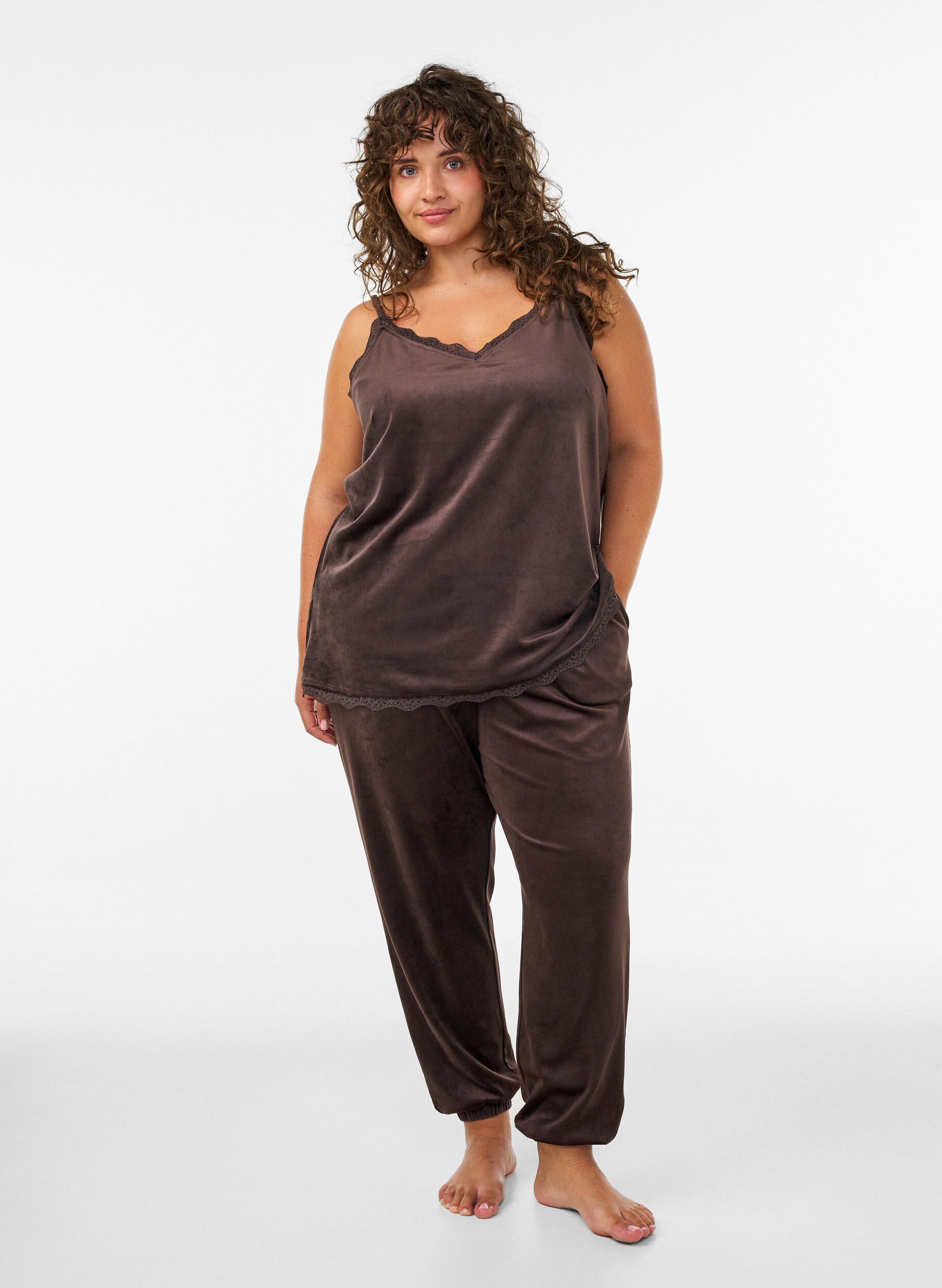 ZizziTopp i velour med spetskant, Brun, Model image number 1