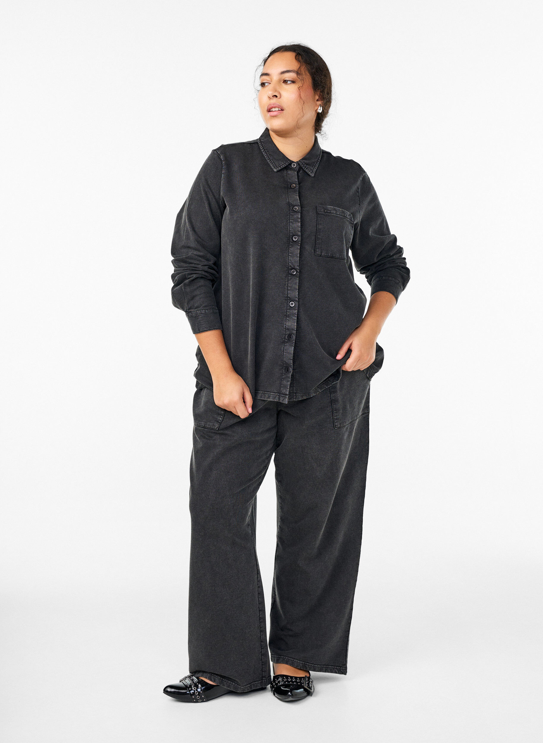 Zizzi Tr&ouml;ja i sweatshirttyg med tv&auml;ttad effekt, Gr&aring;, Model image number 1