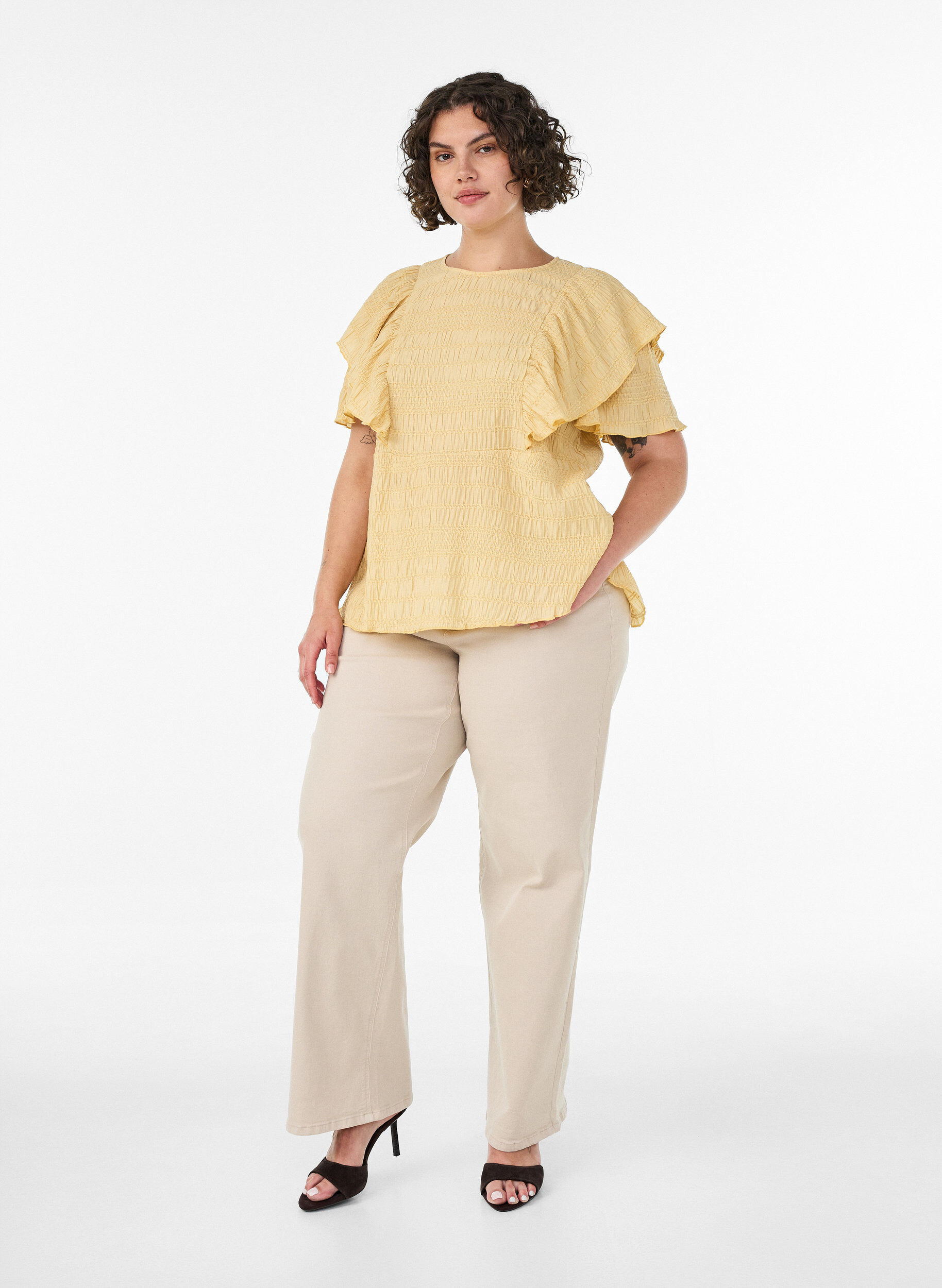 ZizziBlus med smock och volang&auml;rmar, Gul, Model image number 1