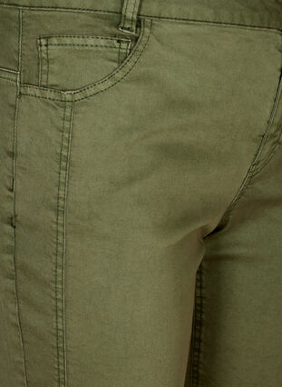 Figurnära jeansshorts, Green, Packshot image number 2