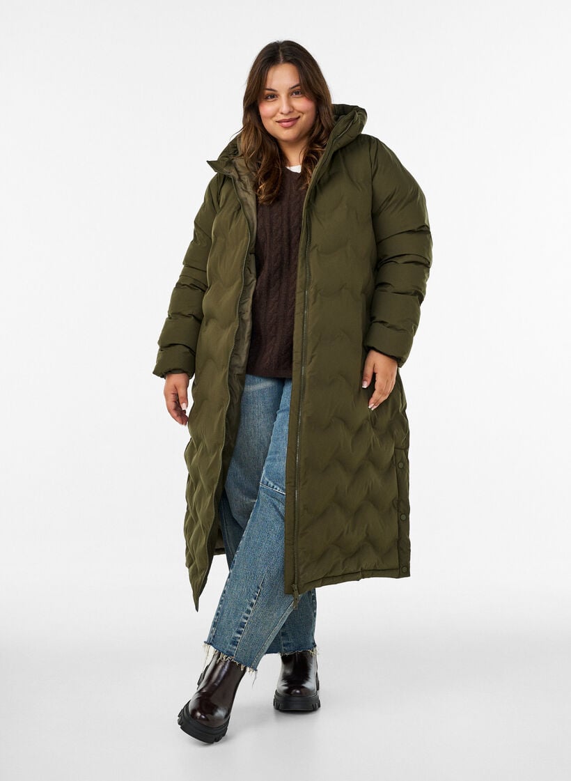 L&aring;ng pufferjacka med huva och v&aring;gm&ouml;nster, Gr&ouml;n, Model