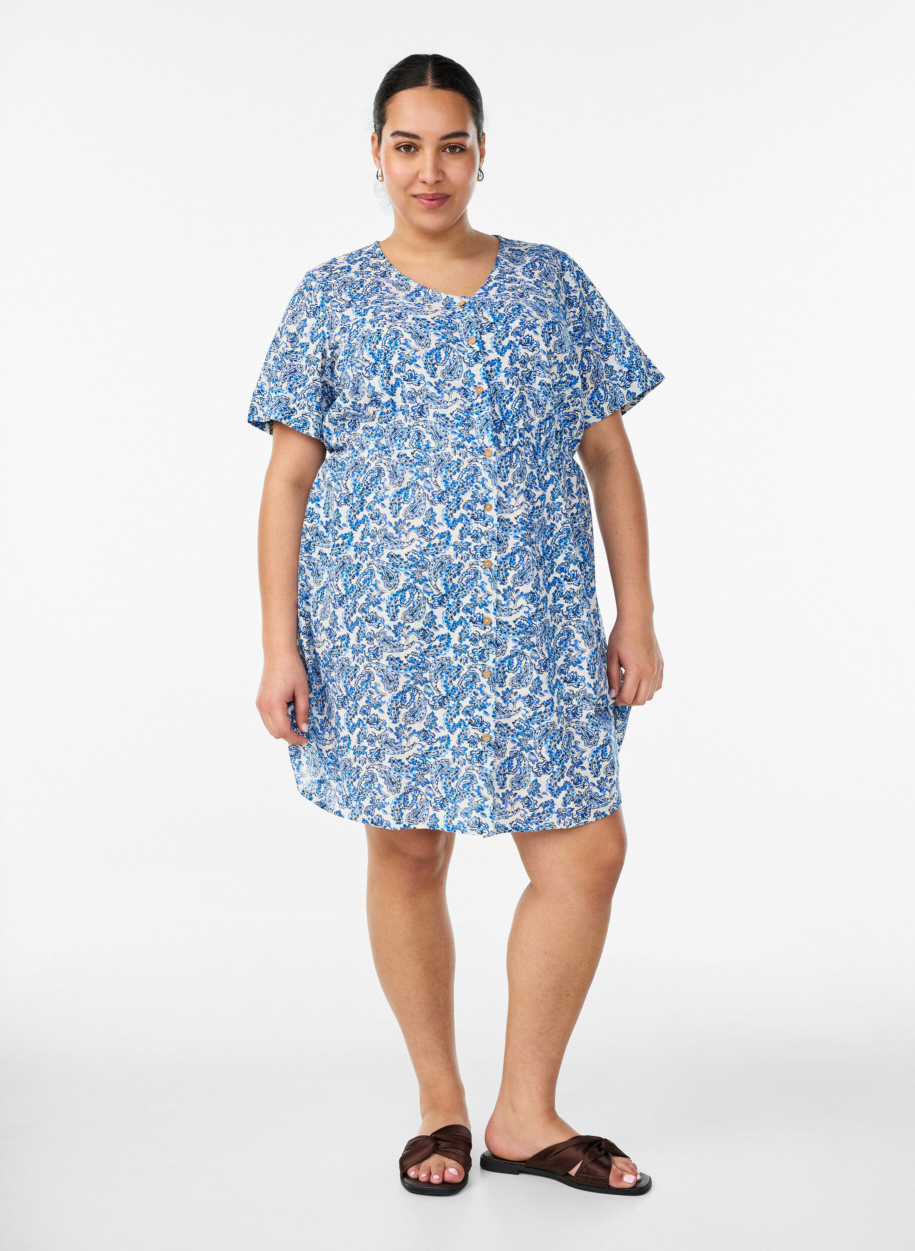 ZizziKort kl&auml;nning i bomull med blommigt m&ouml;nster, Bl&aring;, Model image number 1