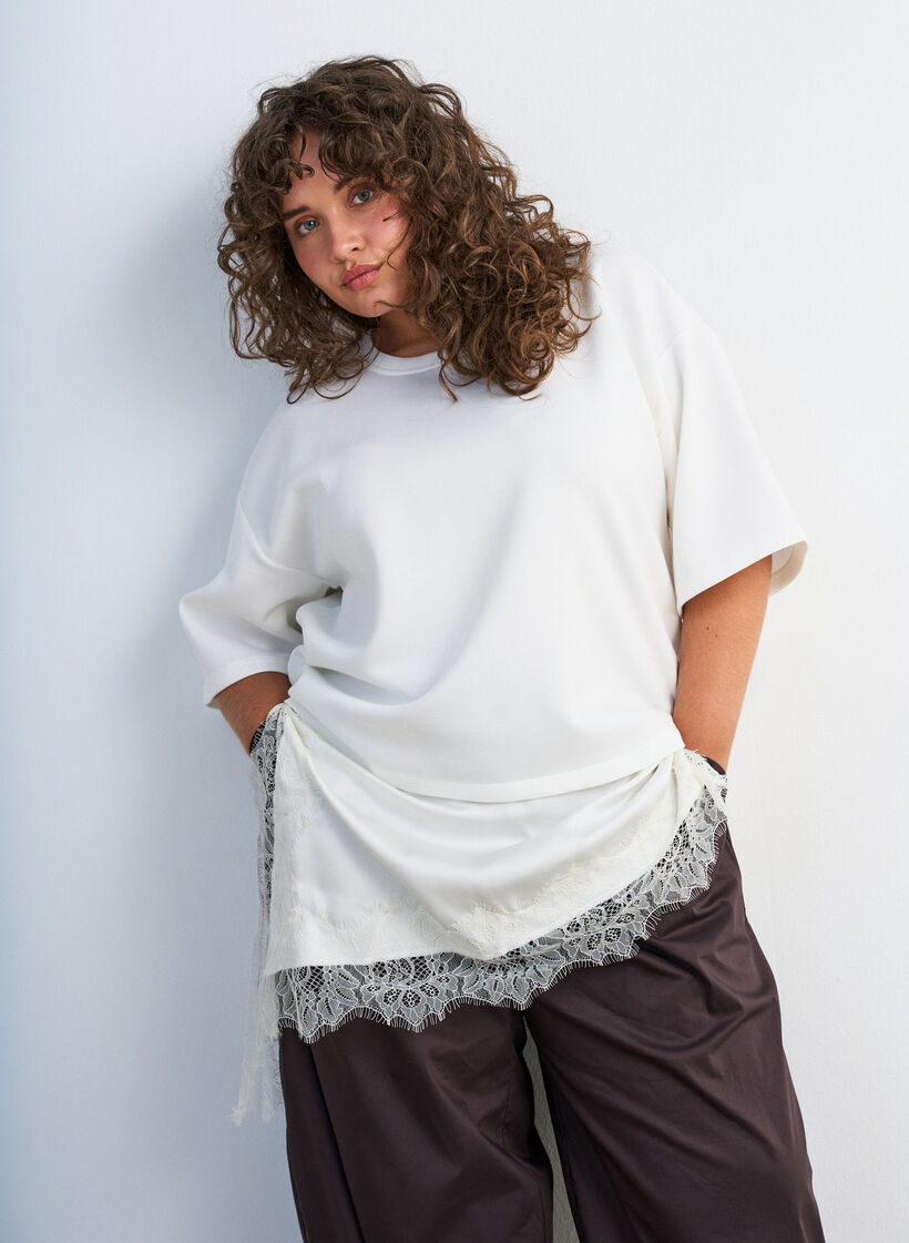 Blus i jersey med lager-p&aring;-lager-look och spets, Vanilla, Model image number 2
