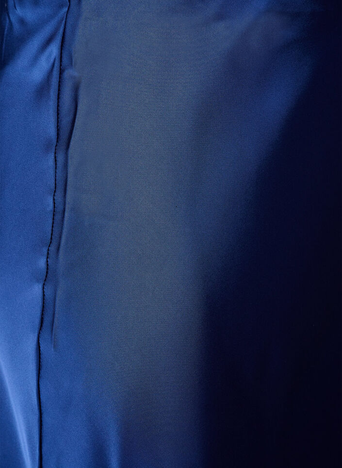 Midikjol i satin, Bl&aring;, Packshot image number 2