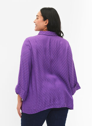 Skjorta i viskos med ton-i-ton mönster, Lavender Violet, Model image number 1