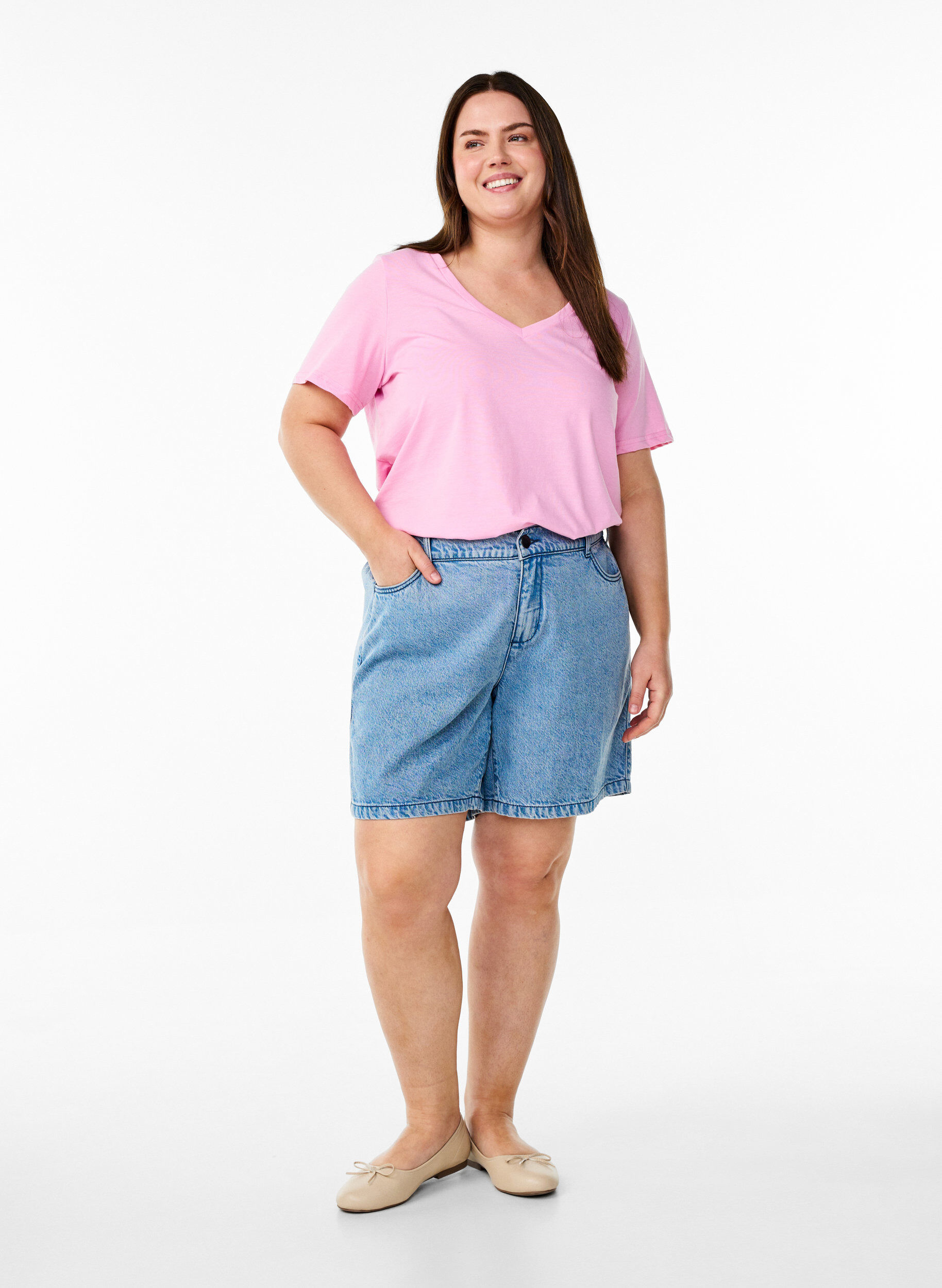 Zizzi Kort&auml;rmad t-shirt med v-ringning, Rosa, Model image number 1