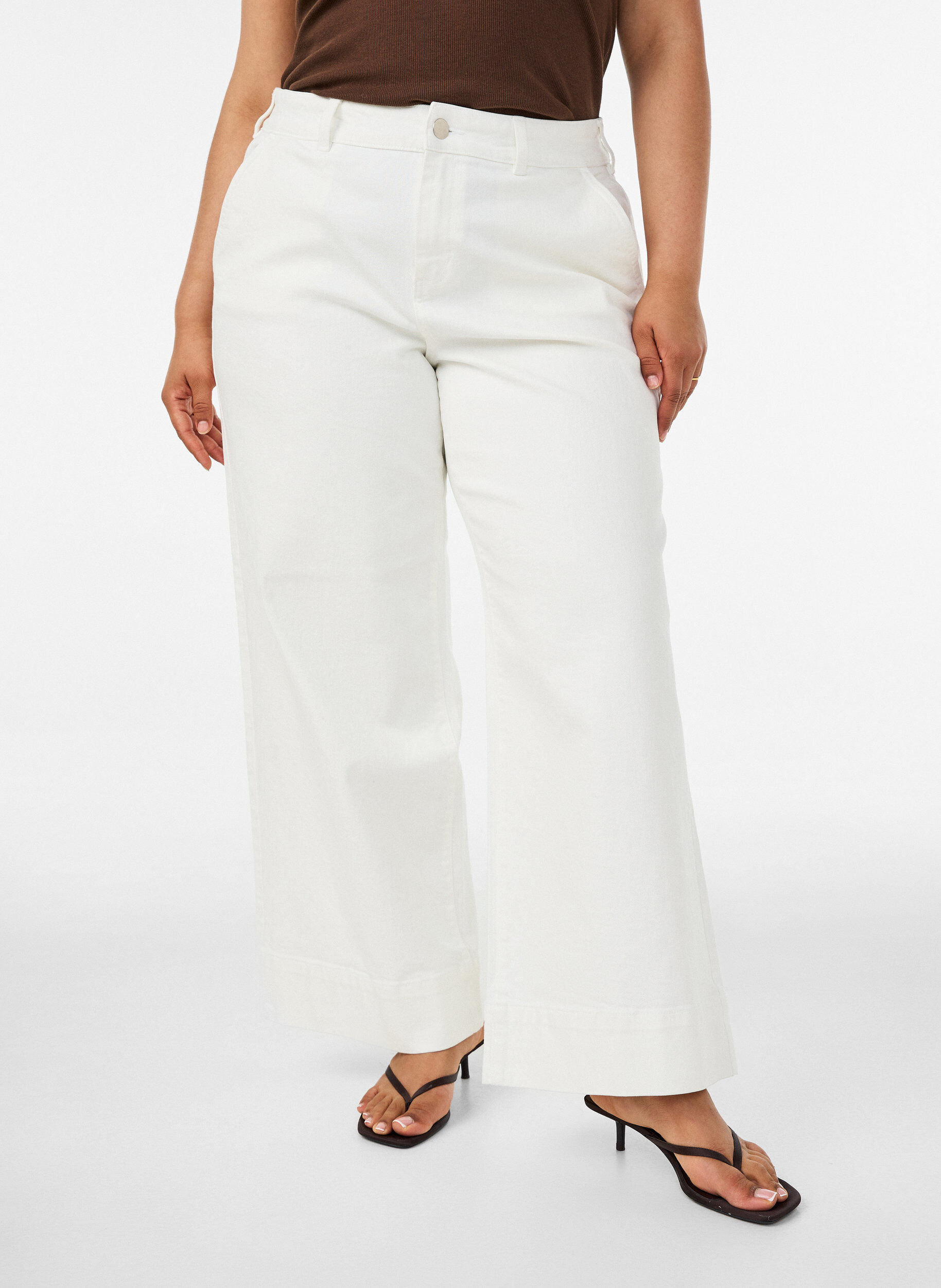 ZizziMyra jeans med h&ouml;g midja och bred passform, Vit, Model image number 2