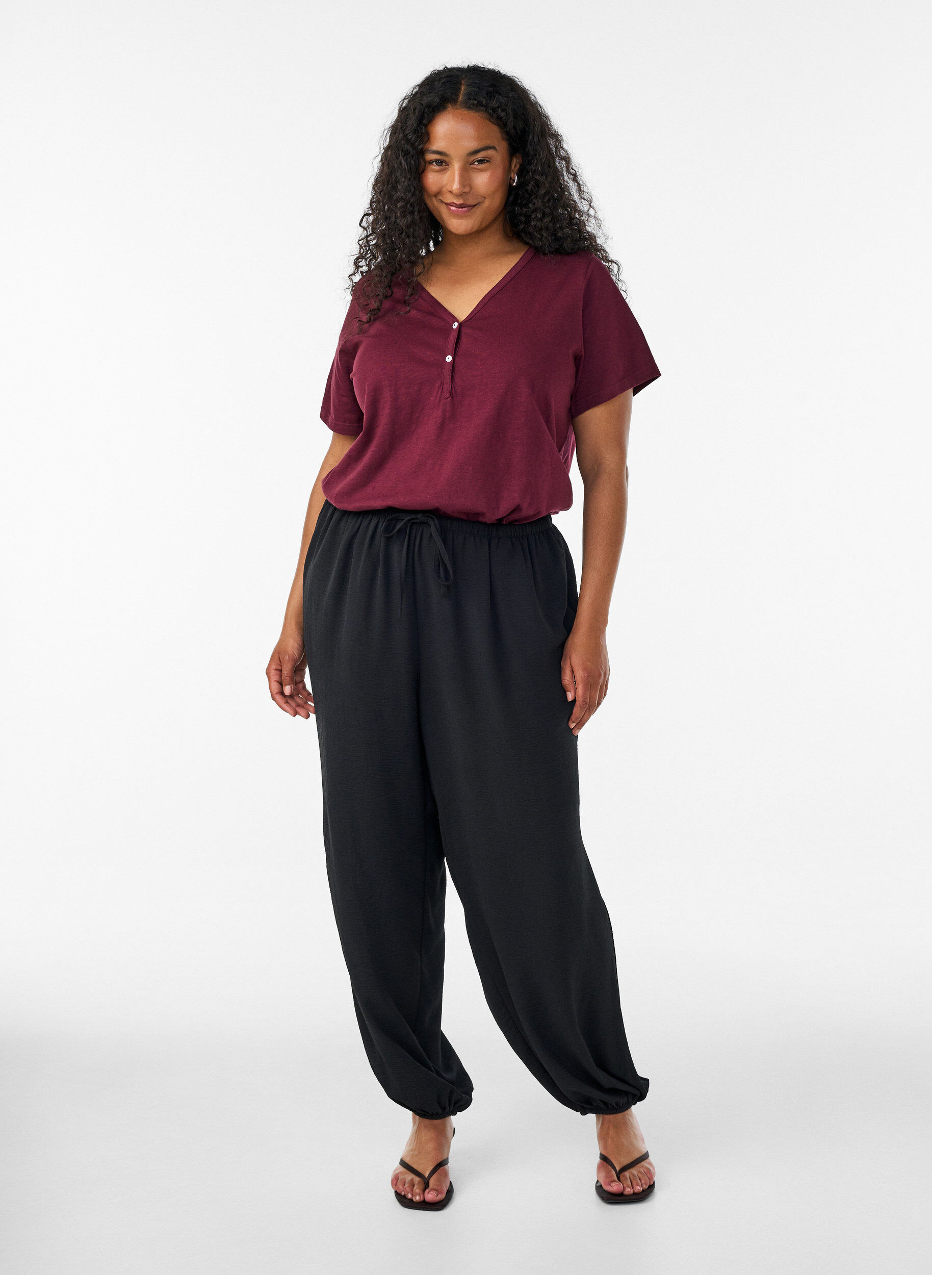 ZizziT-shirt med knappdetalj, M&ouml;rk Bordeaux, Model image number 1