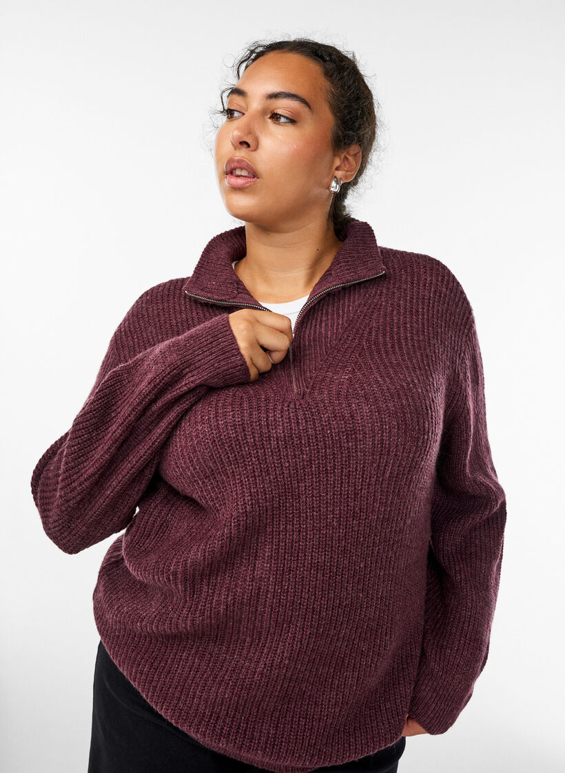 Stickad tr&ouml;ja med h&ouml;g hals och dragkedja, R&ouml;d, Model image number 4