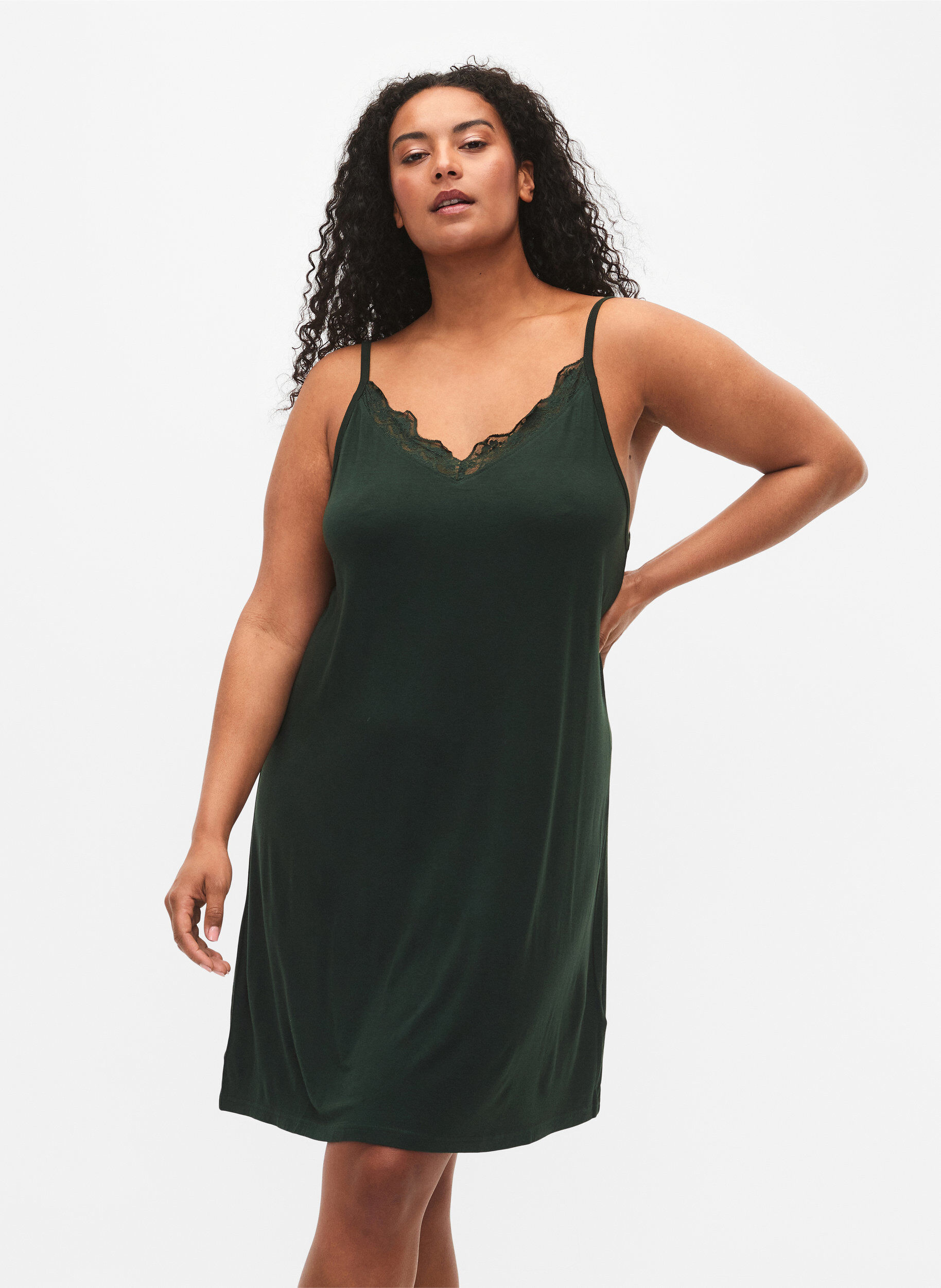 ZizziNattlinne i viskos med spetskant, Gr&ouml;n, Model image number 0