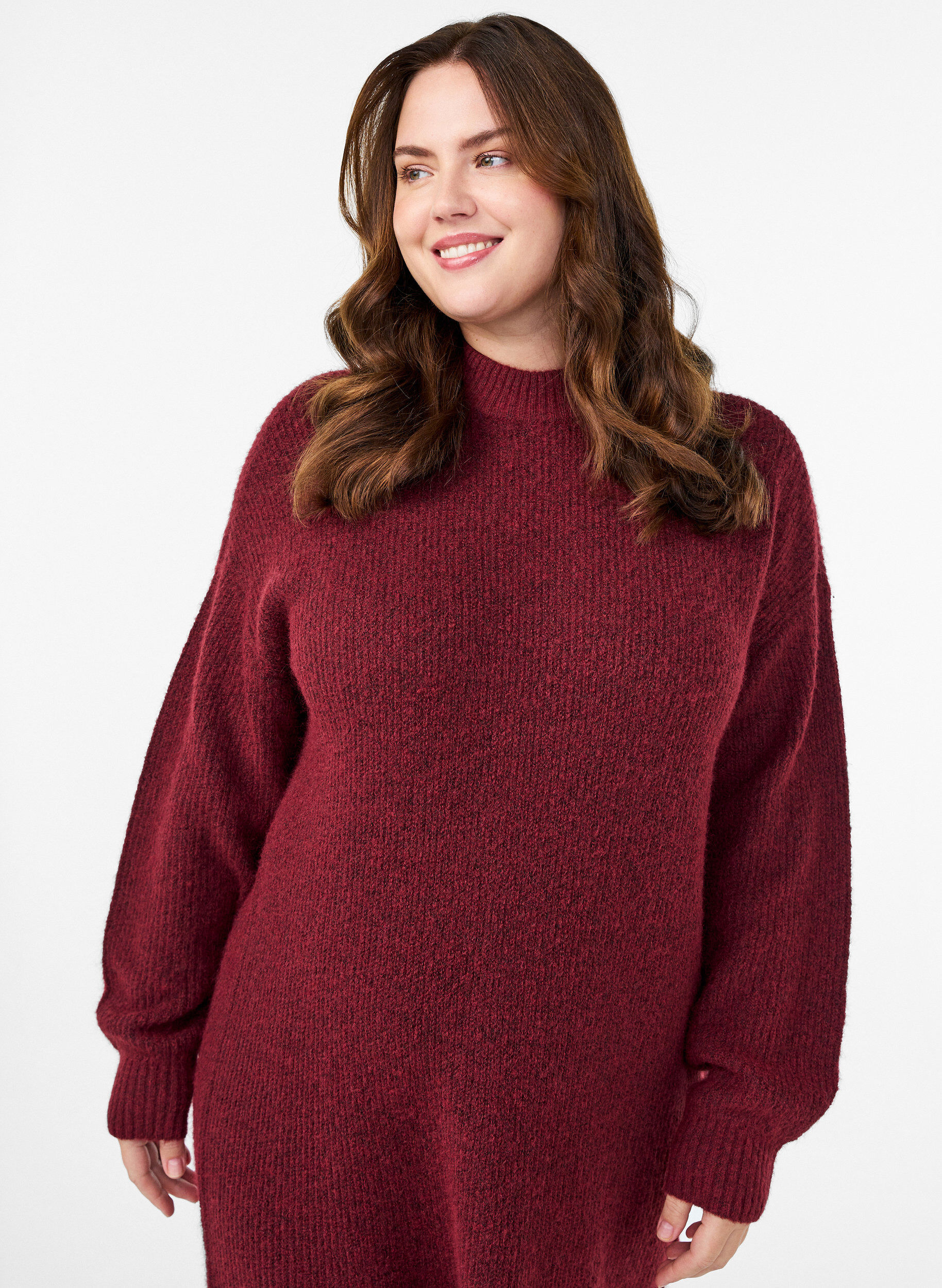 Zizzi L&aring;ng stickad kl&auml;nning med h&ouml;g hals, R&ouml;d, Model image number 2