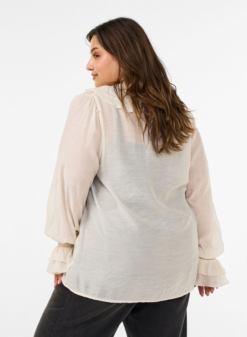 Blus i viskos med volanger och l&aring;nga &auml;rmar, Vanilla, Model image number 2