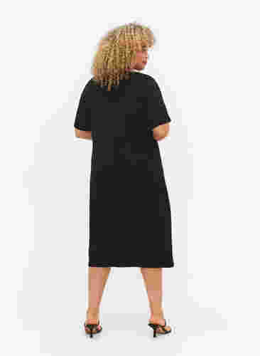 Midiklänning i ribbat viskostyg med korta ärmar, Black, Model image number 1