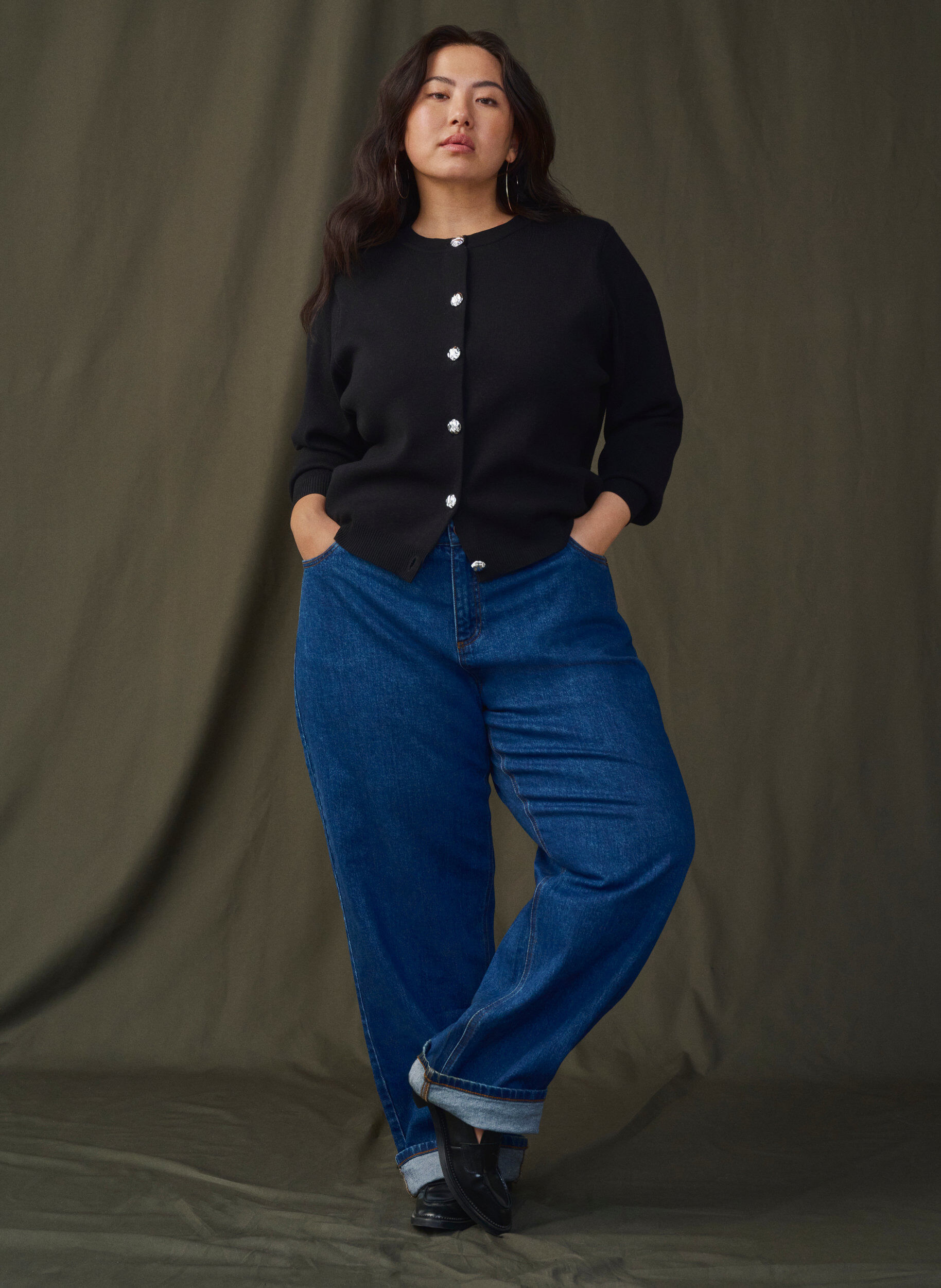 Zizzi Stickad kofta med dekorativa knappar, Black, Image image number 0