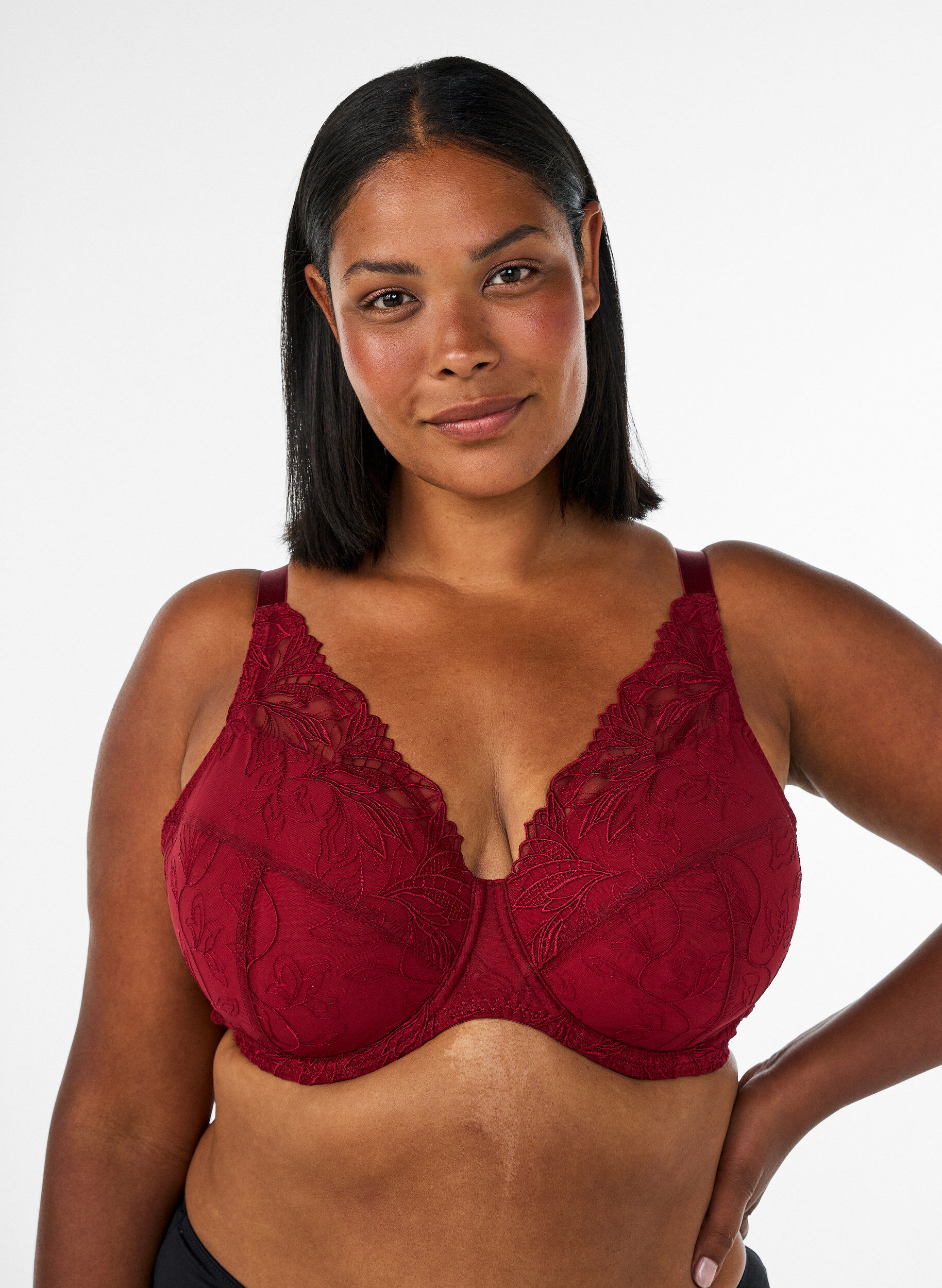 ZizziVadderad spets-BH med bygel, R&ouml;d, Model image number 0