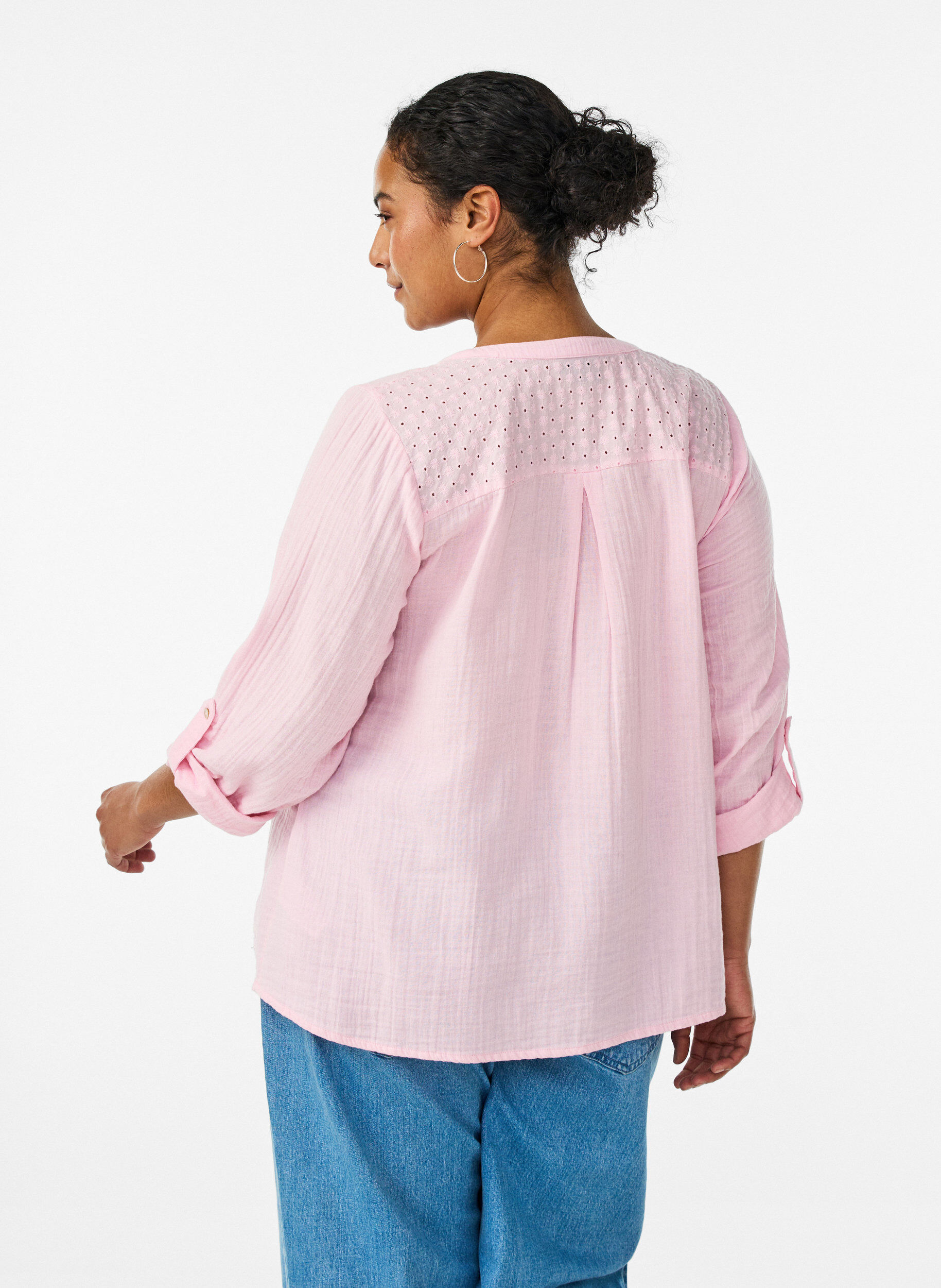 Zizzi Blus i bomullsmuslin med broderie anglaise, Rosa, Model image number 2