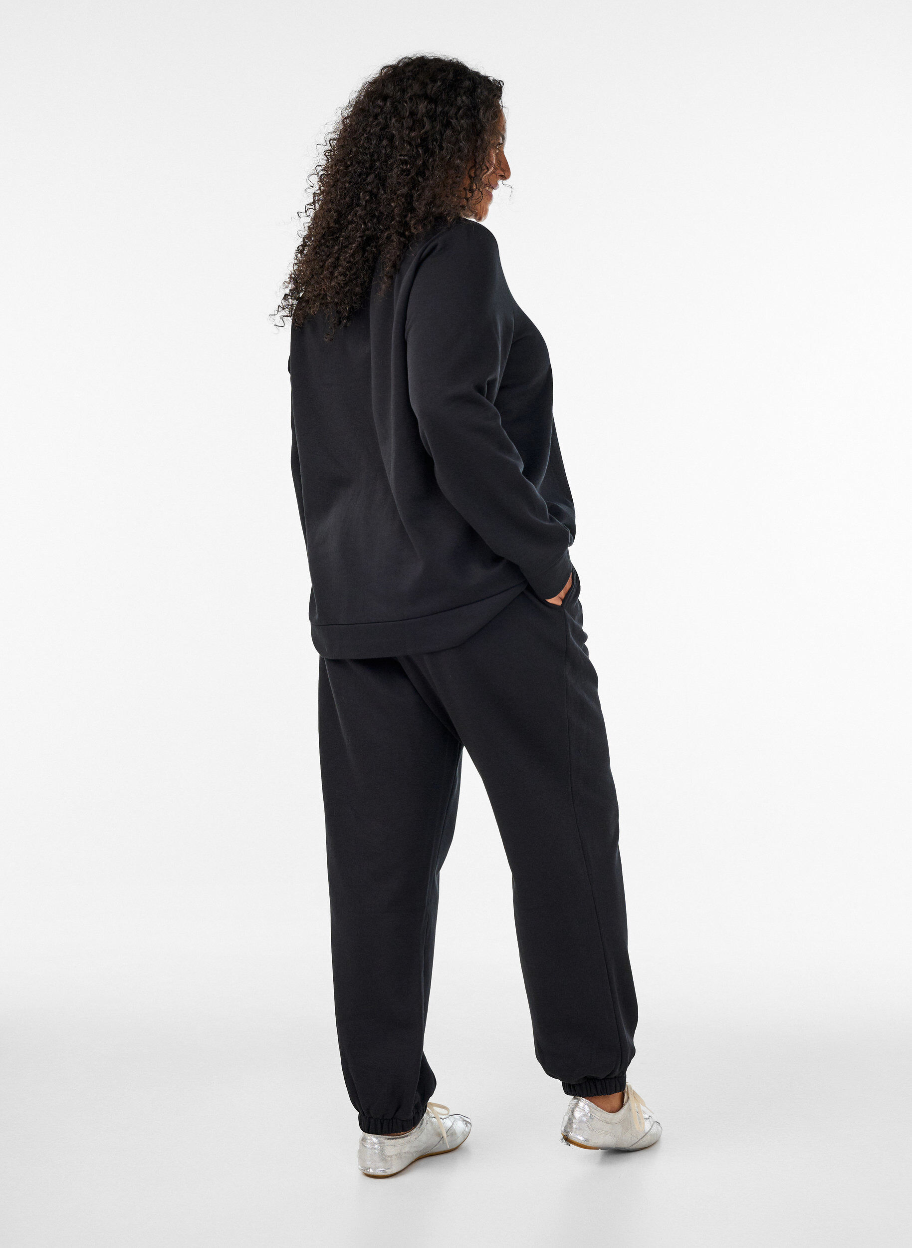 ZizziMjukisbyxor med h&ouml;g midja och dragsko, Svart, Model image number 1