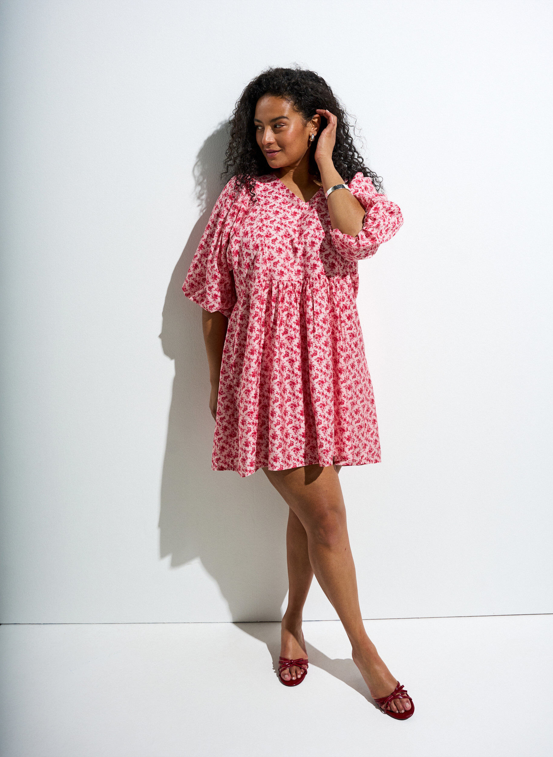 ZizziKort kl&auml;nning i viskos med empirsk&auml;rning och ballong&auml;rmar, R&ouml;d, Image image number 0