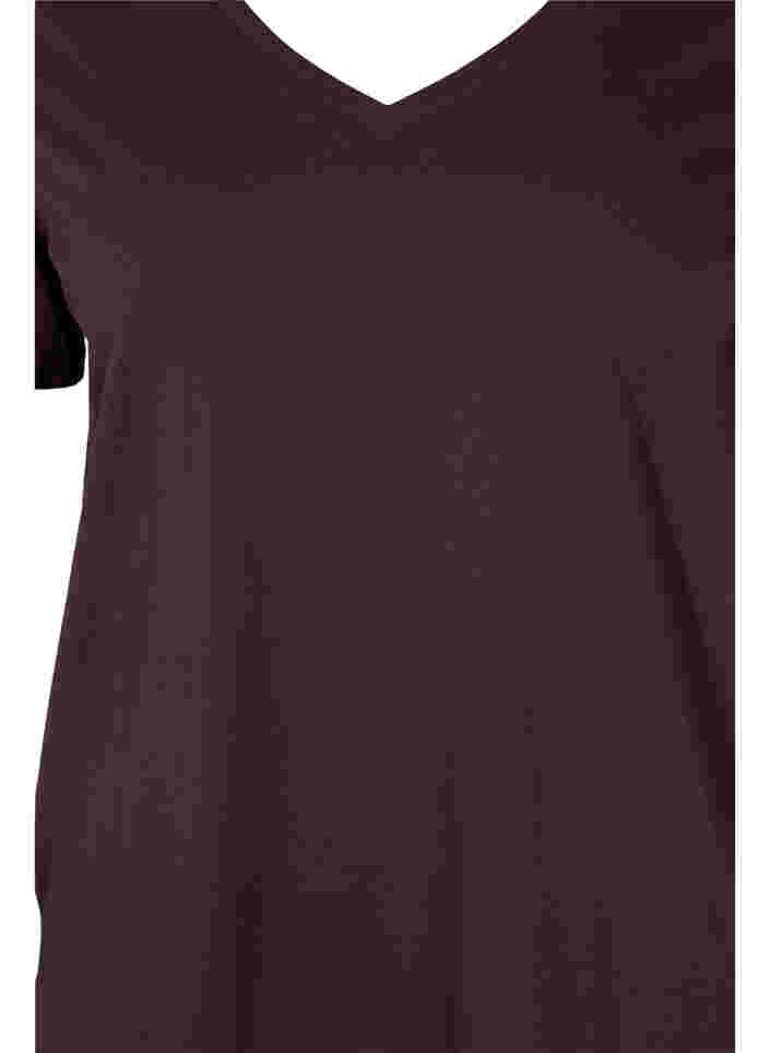 T-shirt i ekologisk bomull med v-ringning, Plum Perfect, Packshot image number 2