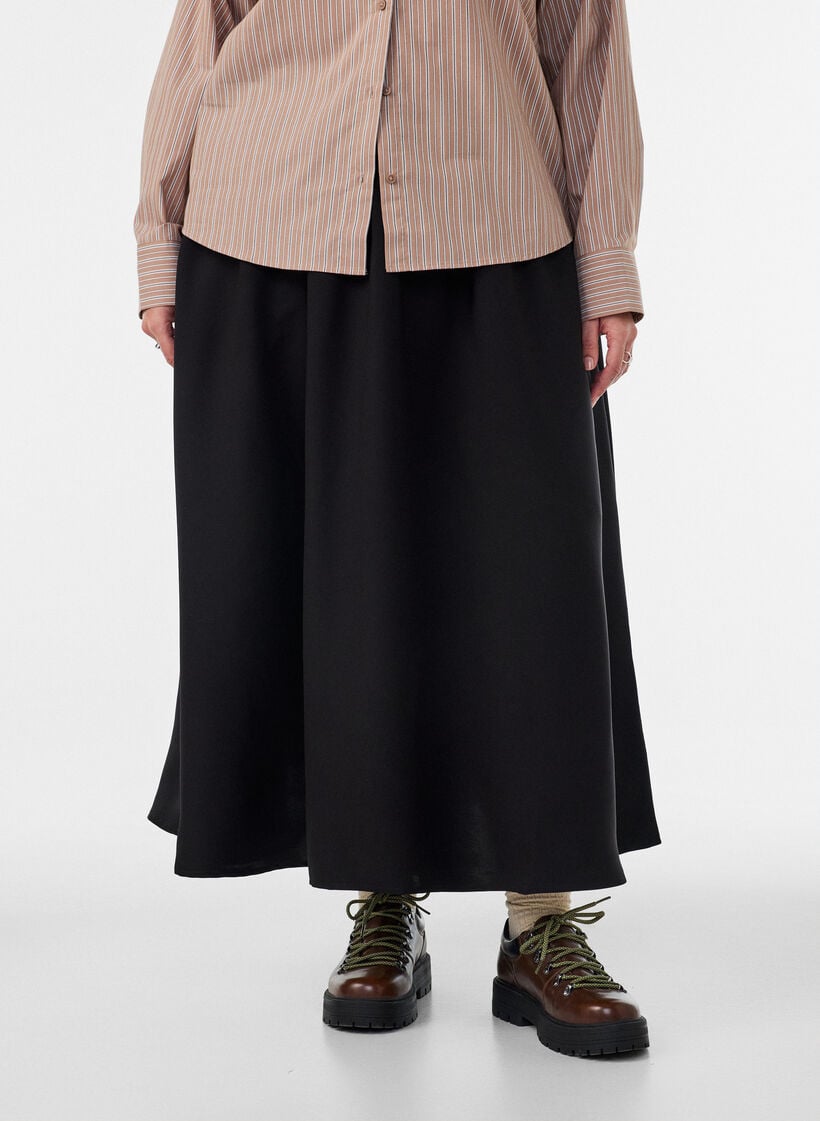 A-linjeformad maxikjol med fickor, Svart, Model image number 1