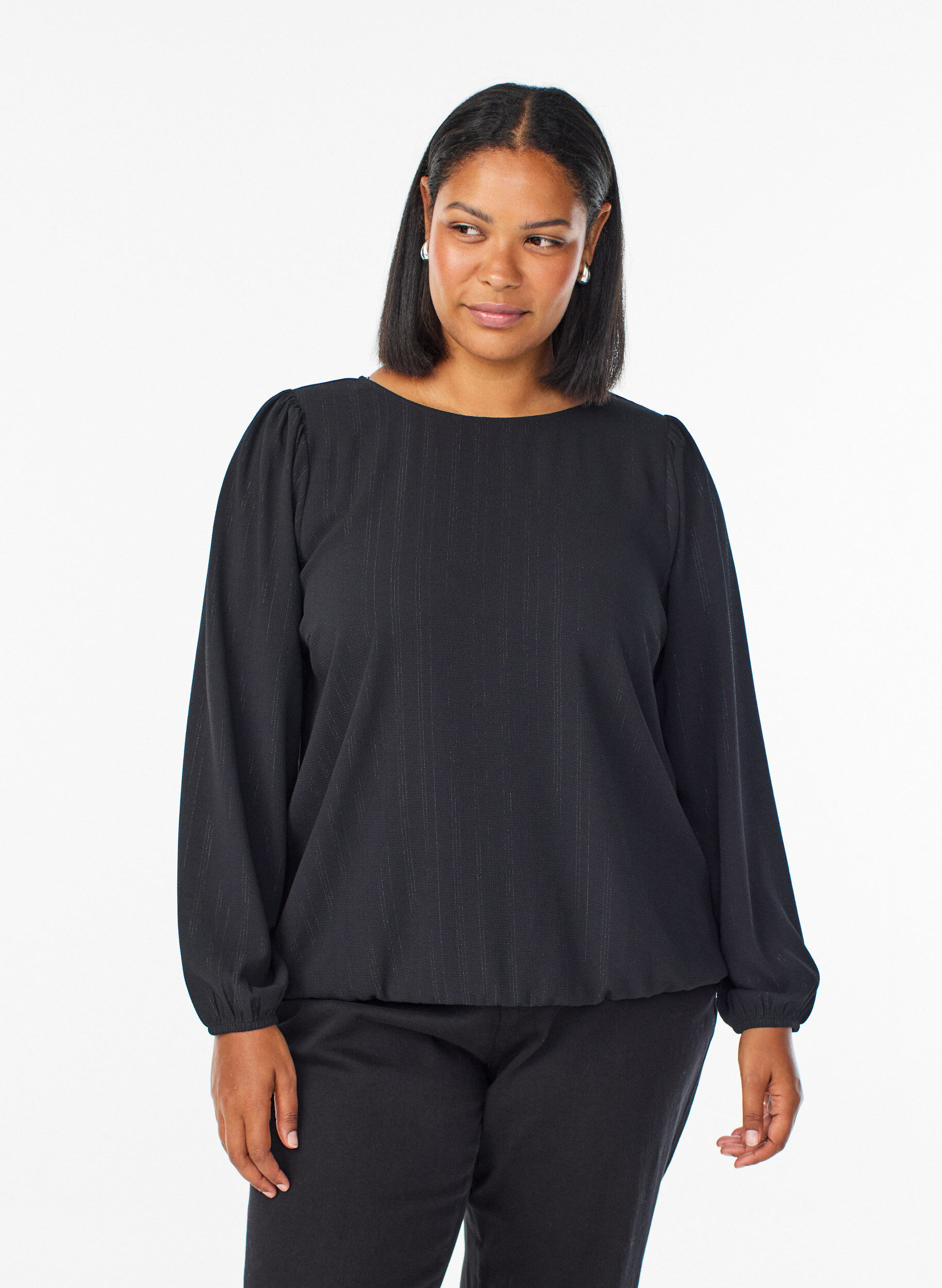 Blus med silverglitter, Svart, Model
