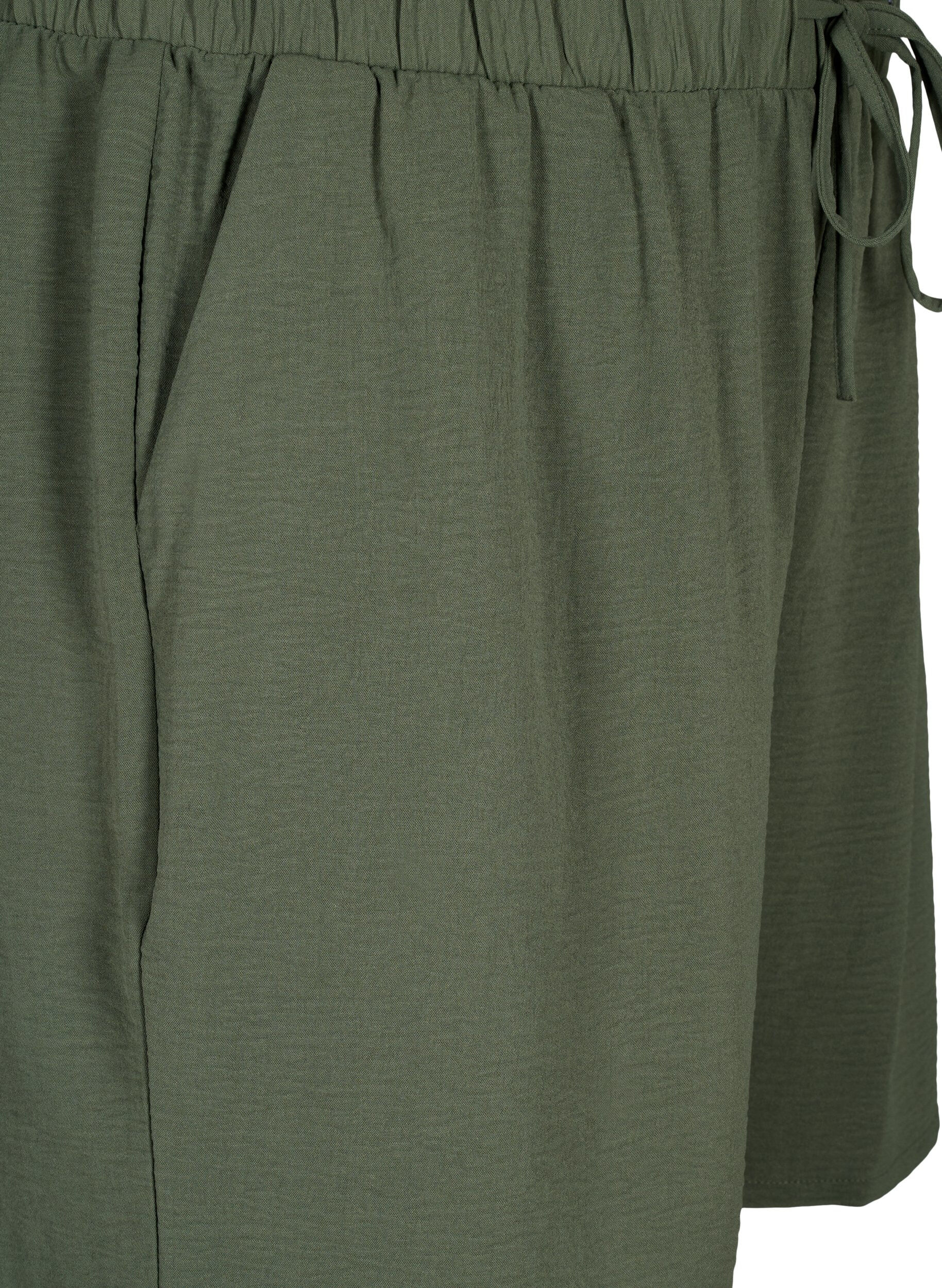 ZizziShorts med fickor och res&aring;r i midjan, Gr&ouml;n, Packshot image number 2